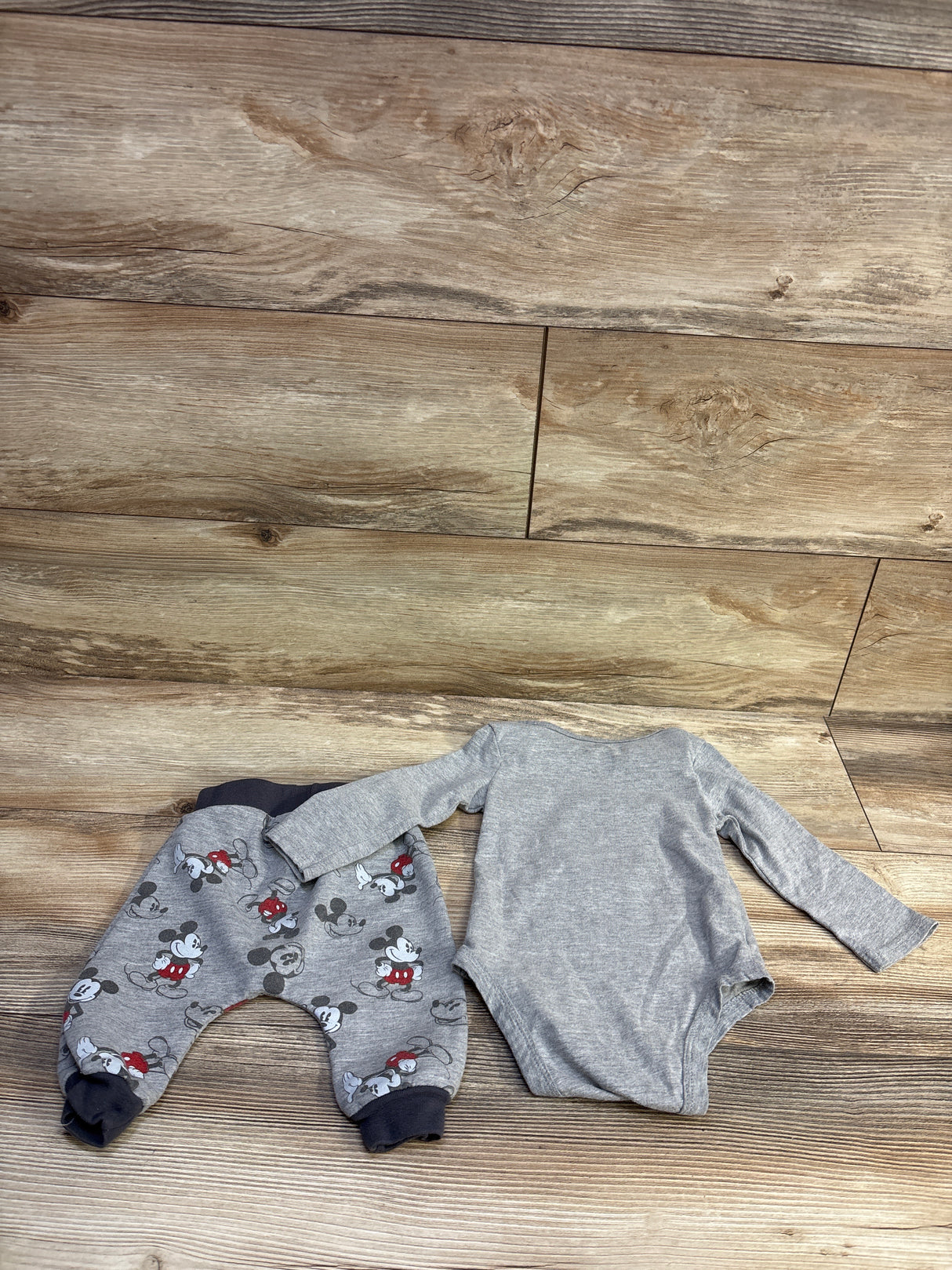Disney Baby 2pc Mickey Mouse Long Sleeve Bodysuit & Pants Set Grey sz 6/9m