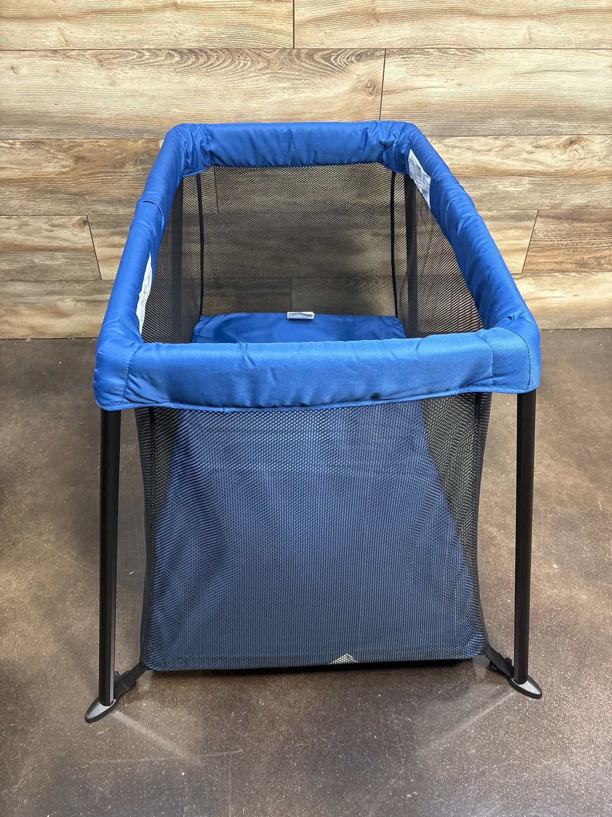 NEW Dream On Me Travel Light Playard in Blue - Me n Mommy To Be