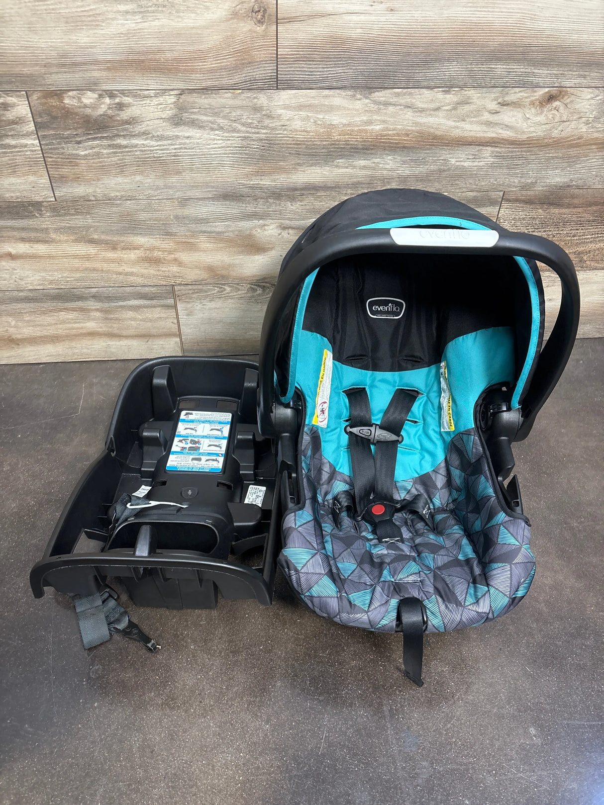 Evenflo Nurture Max Infant Car Seat in Dallas Blue