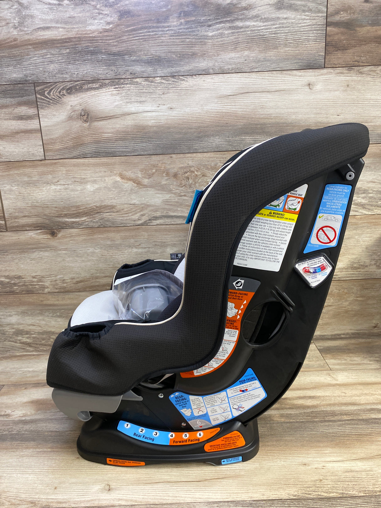 NEW Graco Extend2Fit Convertible Car Seat in Gotham 4-65lbs