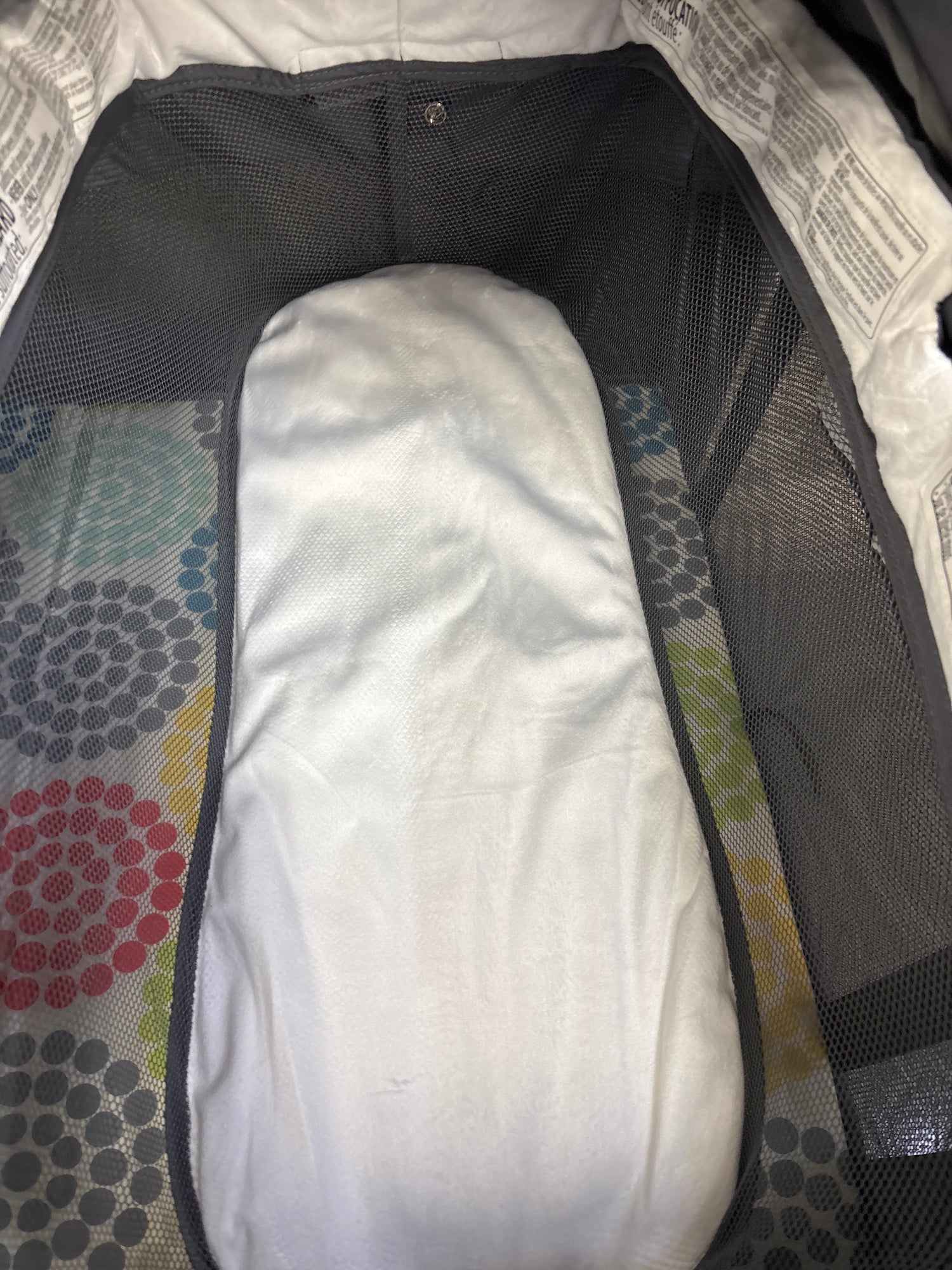 Baby Trend Lil Snooze Playard Deluxe II Nursery Center in Funfetti