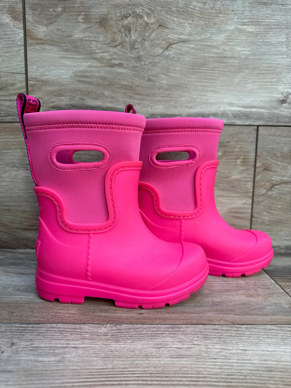 UGG Droplet Mid Boots Neon Pink sz 9c - Me n Mommy To Be