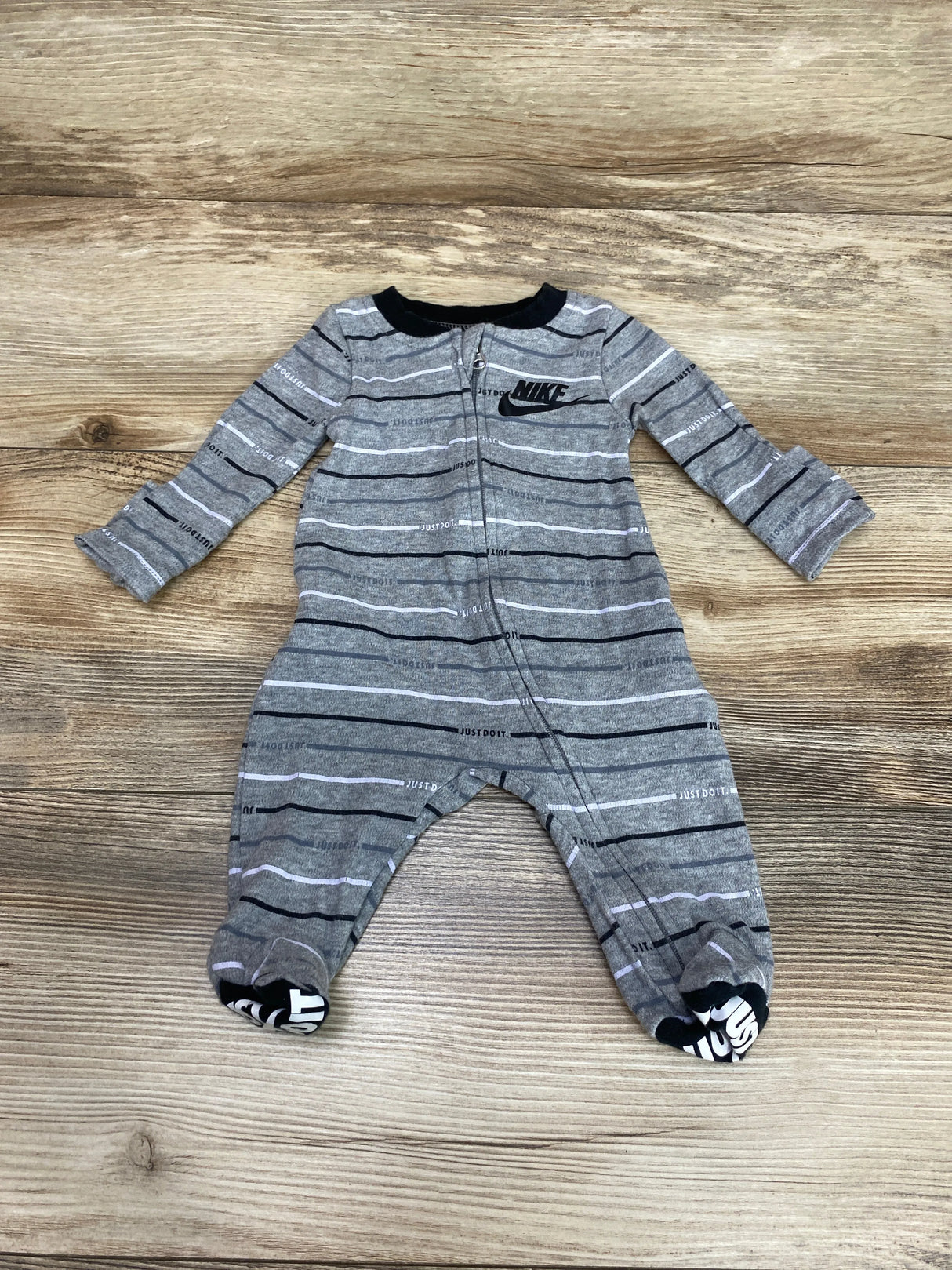 Nike Striped Sleeper Grey sz Newborn