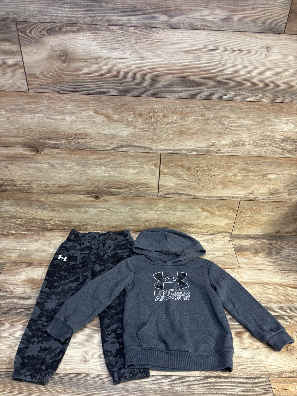 Under Armour 2pc Pullover Hoodie & Joggers Set Grey sz 4T