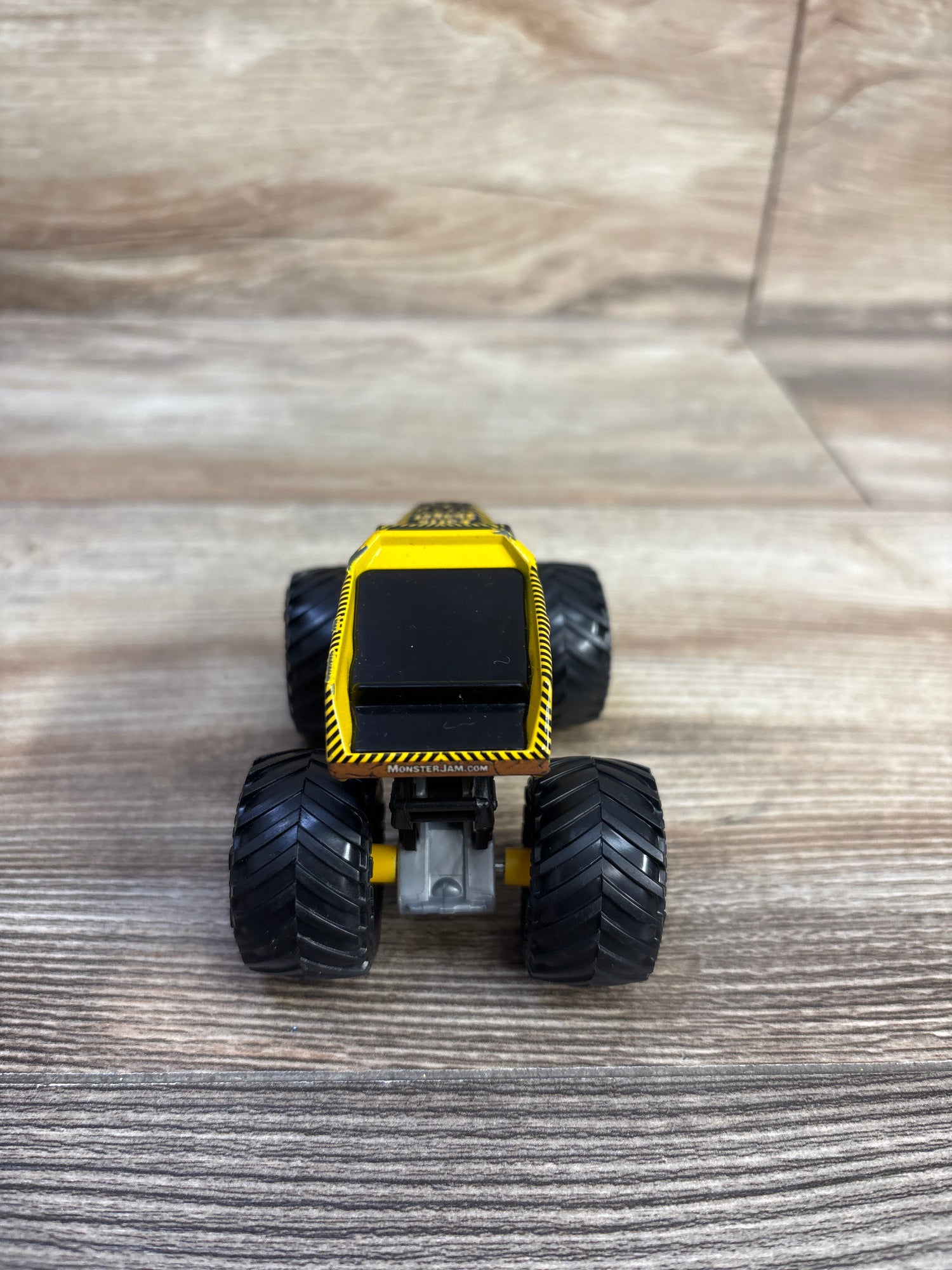 Monster Jam Earth Shaker Monster Truck