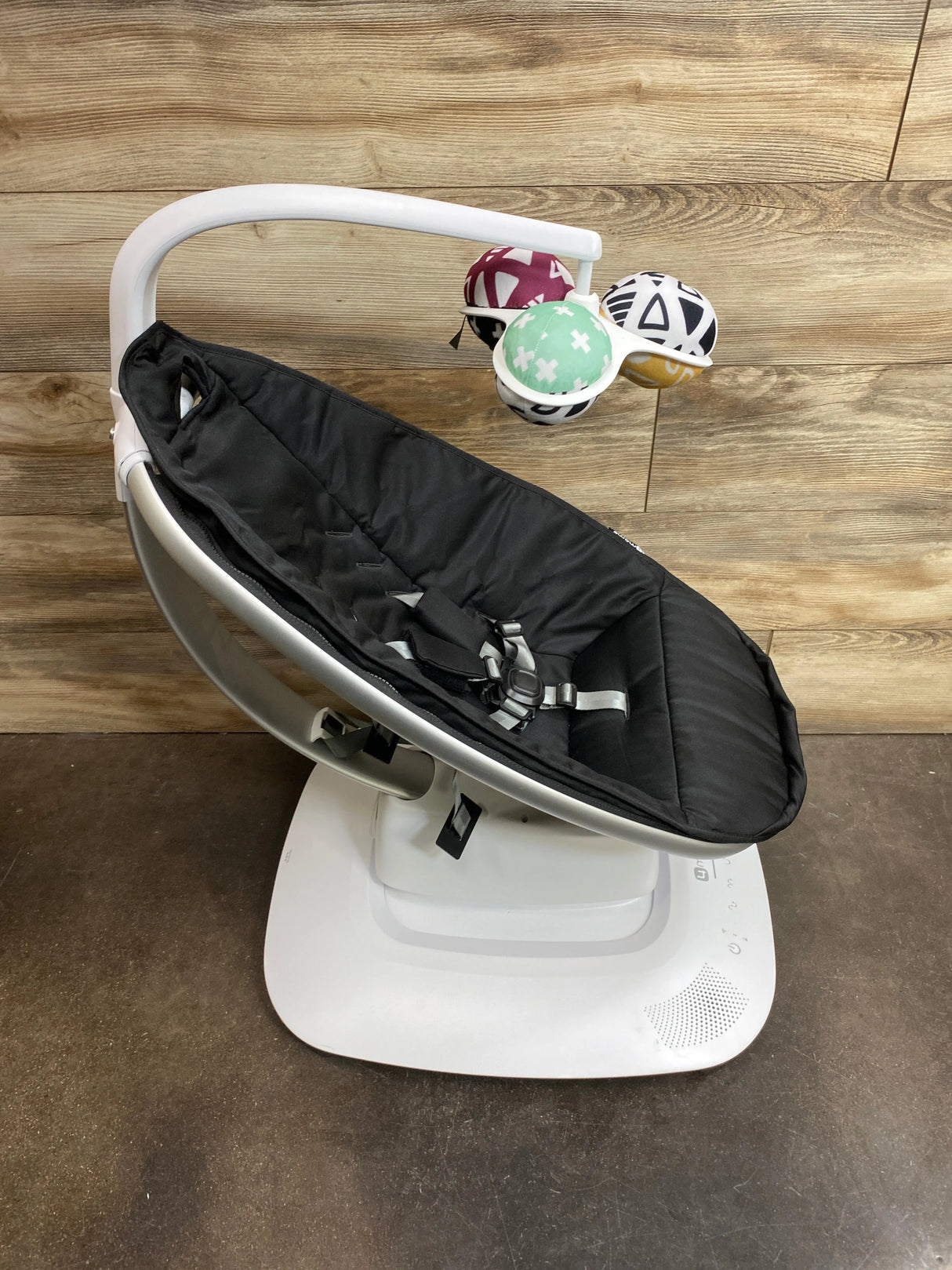 4moms mamaRoo Multi-Motion Baby Swing in Black