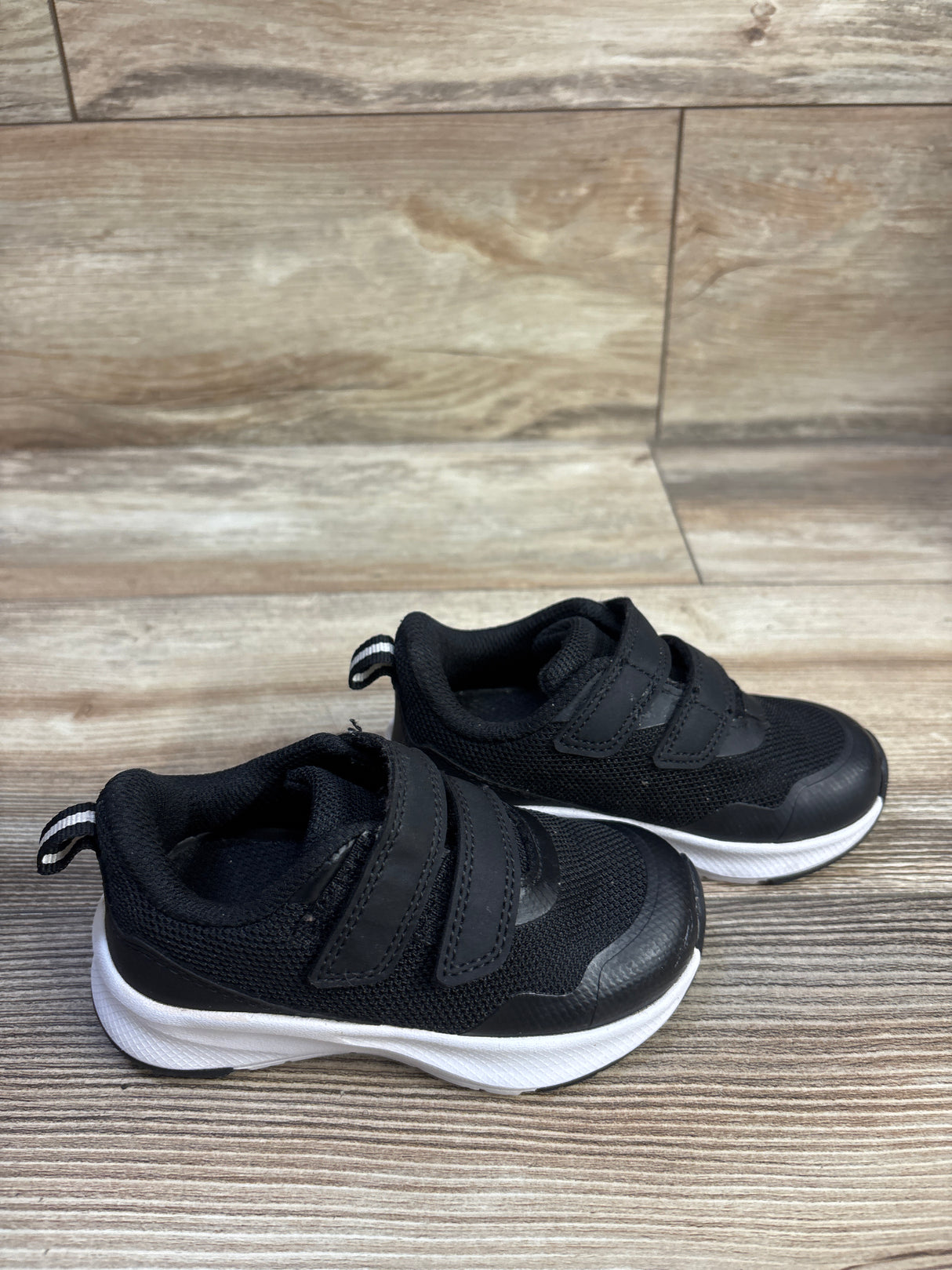 Athletic Works Mesh Jogger Sneakers Black sz 6c