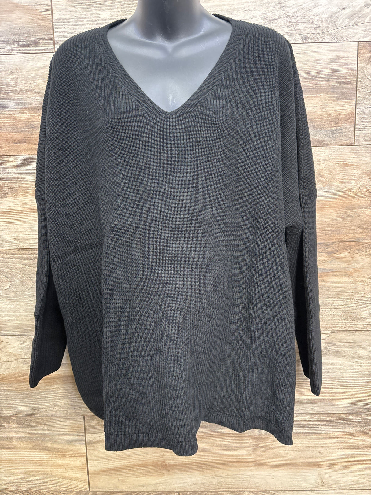 NWOT Gap Maternity V-Neck Sweater in True Black sz Large