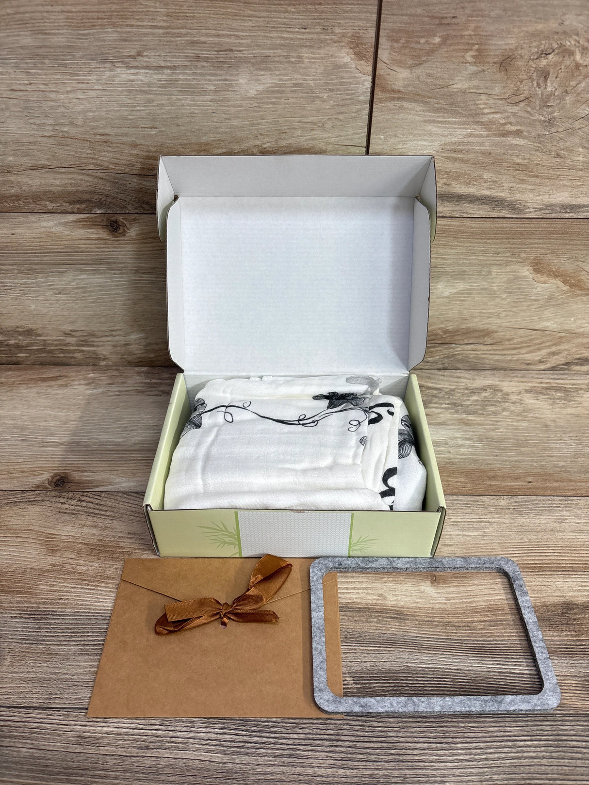 NEW Little Genius Organic Milestone Blanket