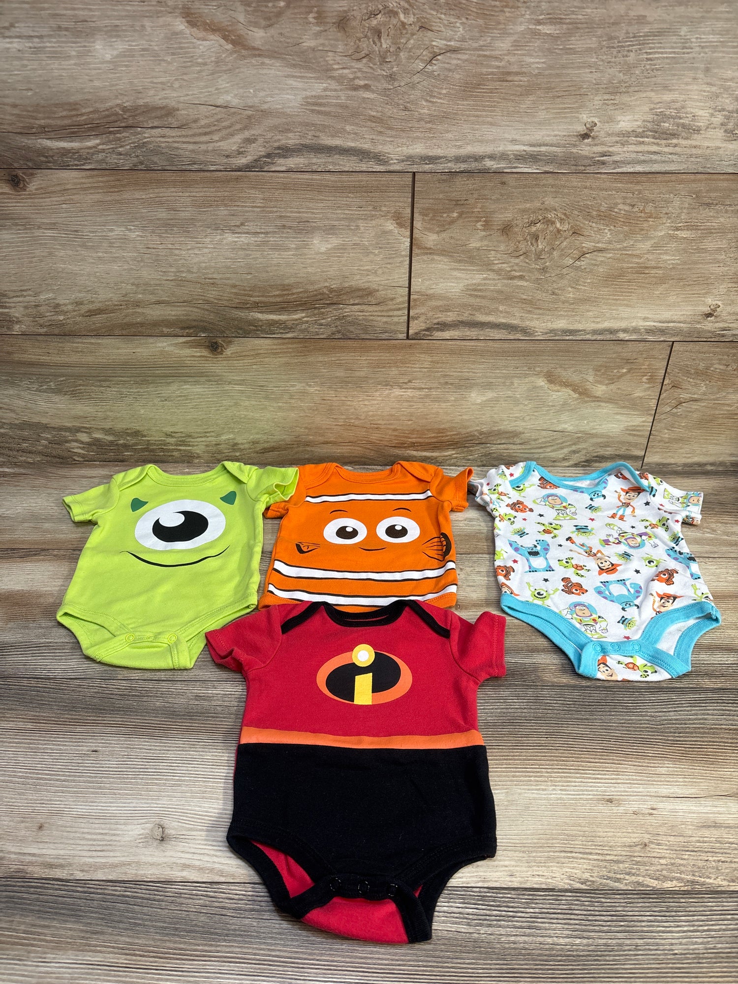 Disney Baby 4pk Bodysuits White sz 0-3m