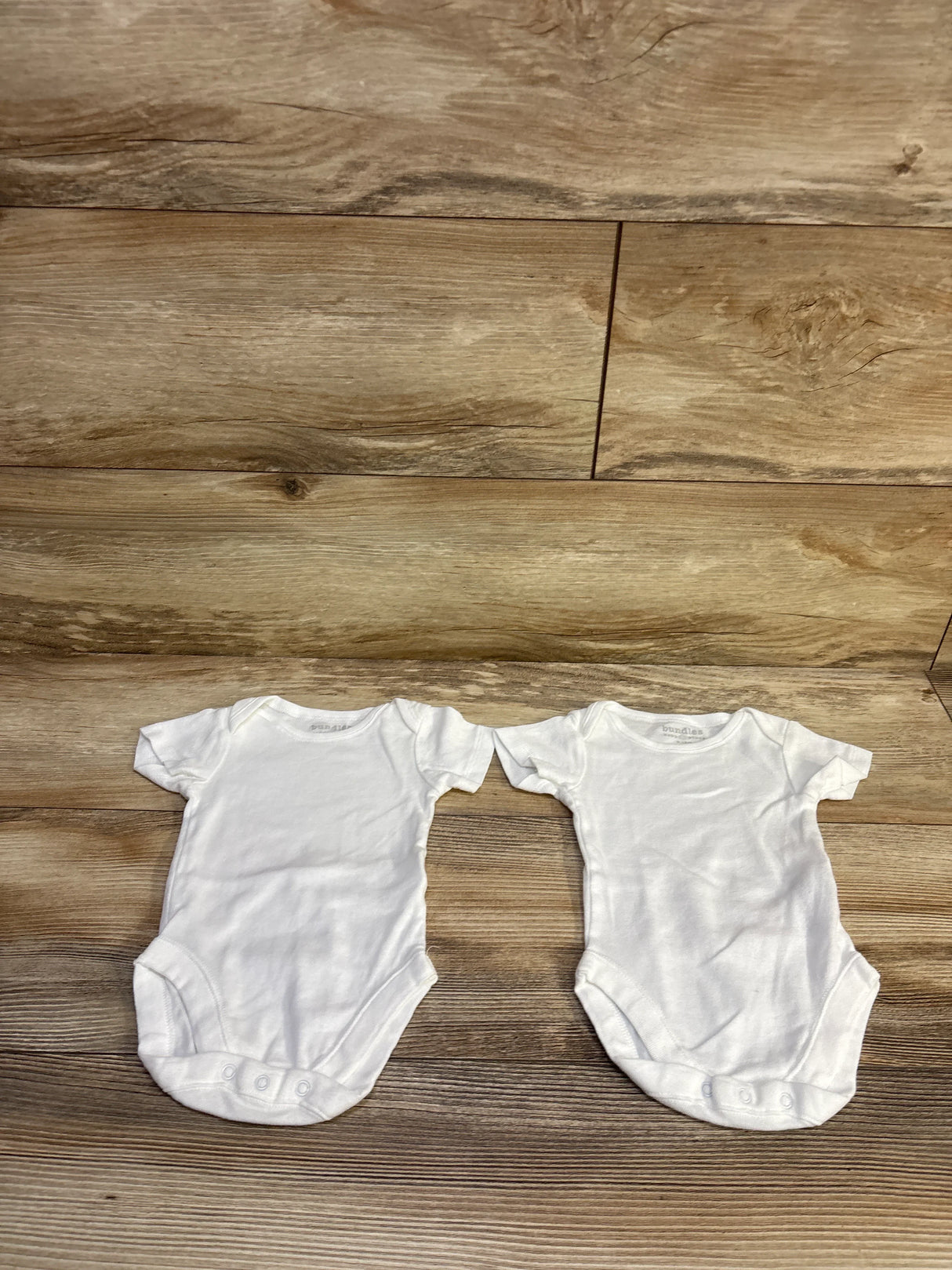 Children's Place 2pk Bodysuits White sz 9-12m