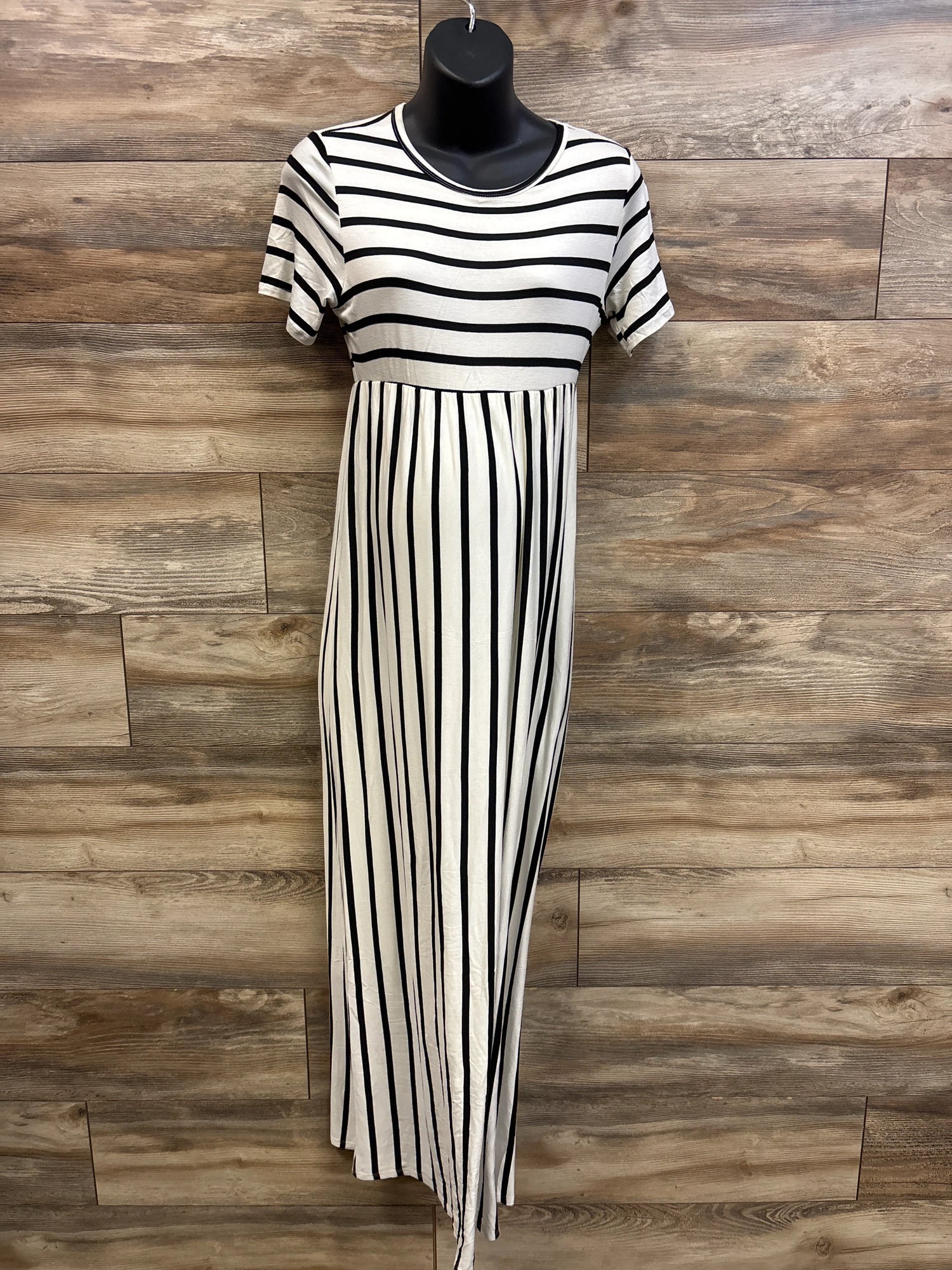 NEW Pinkblush Maternity Short Sleeve Striped Maxi Dress White sz Medium