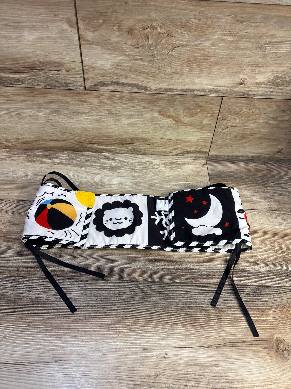 Baobrava High Contrast Tummy Time Book