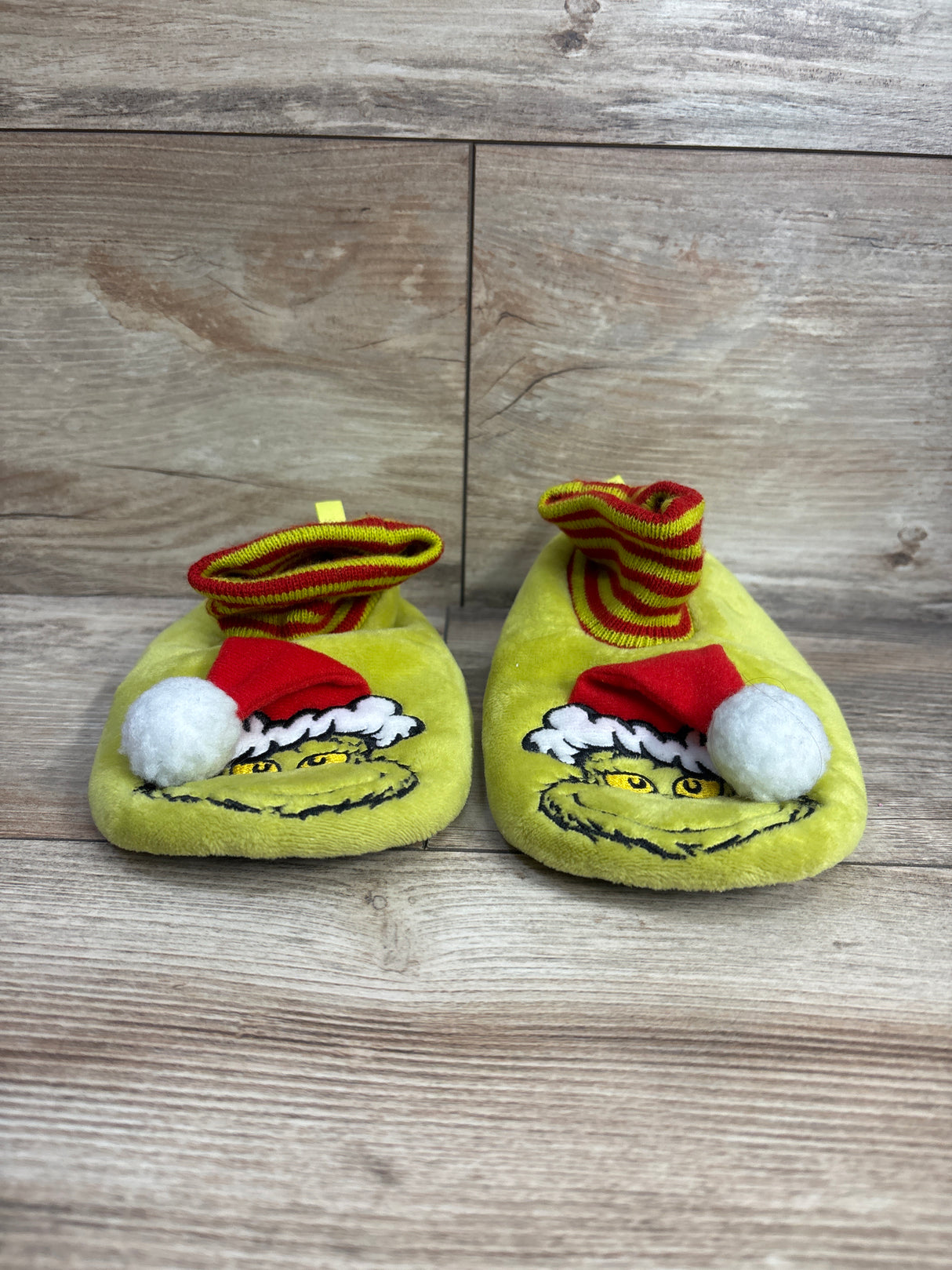 The Grinch Slippers Green sz 9/10c