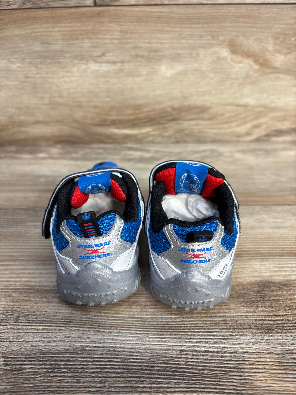 NWOT Star Wars x Skechers R2-D2 Light Up Shoes Blue sz 5c