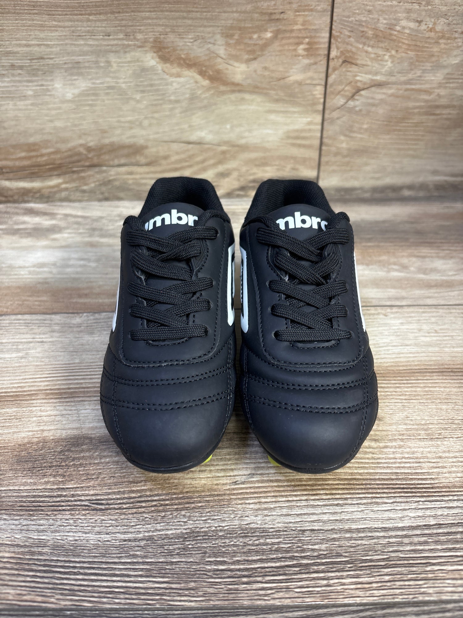 NEW Umbro Soccer Cleats Black sz 11c