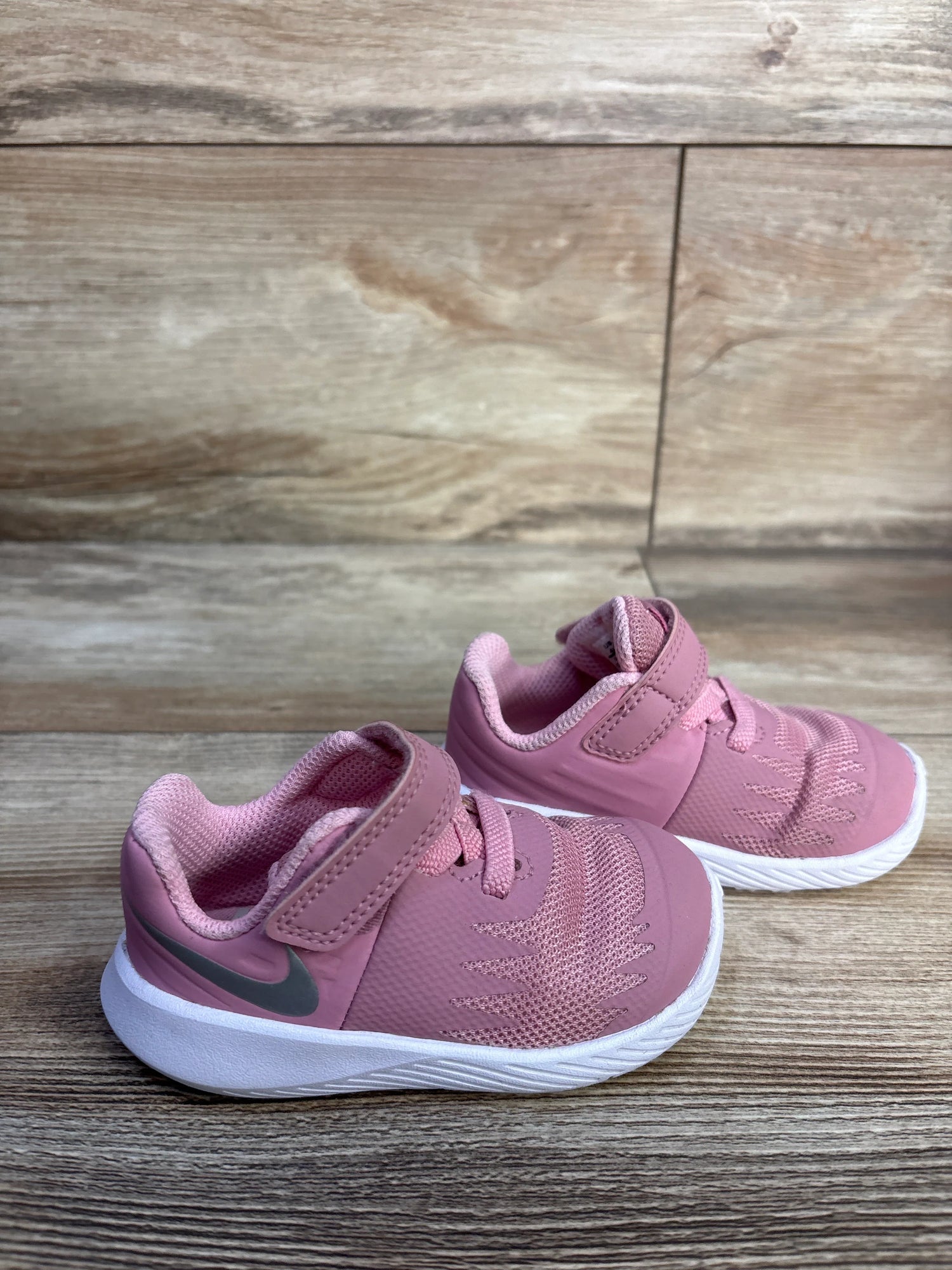Nike Star Runner 'Pink Silver' Sneakers sz 4c