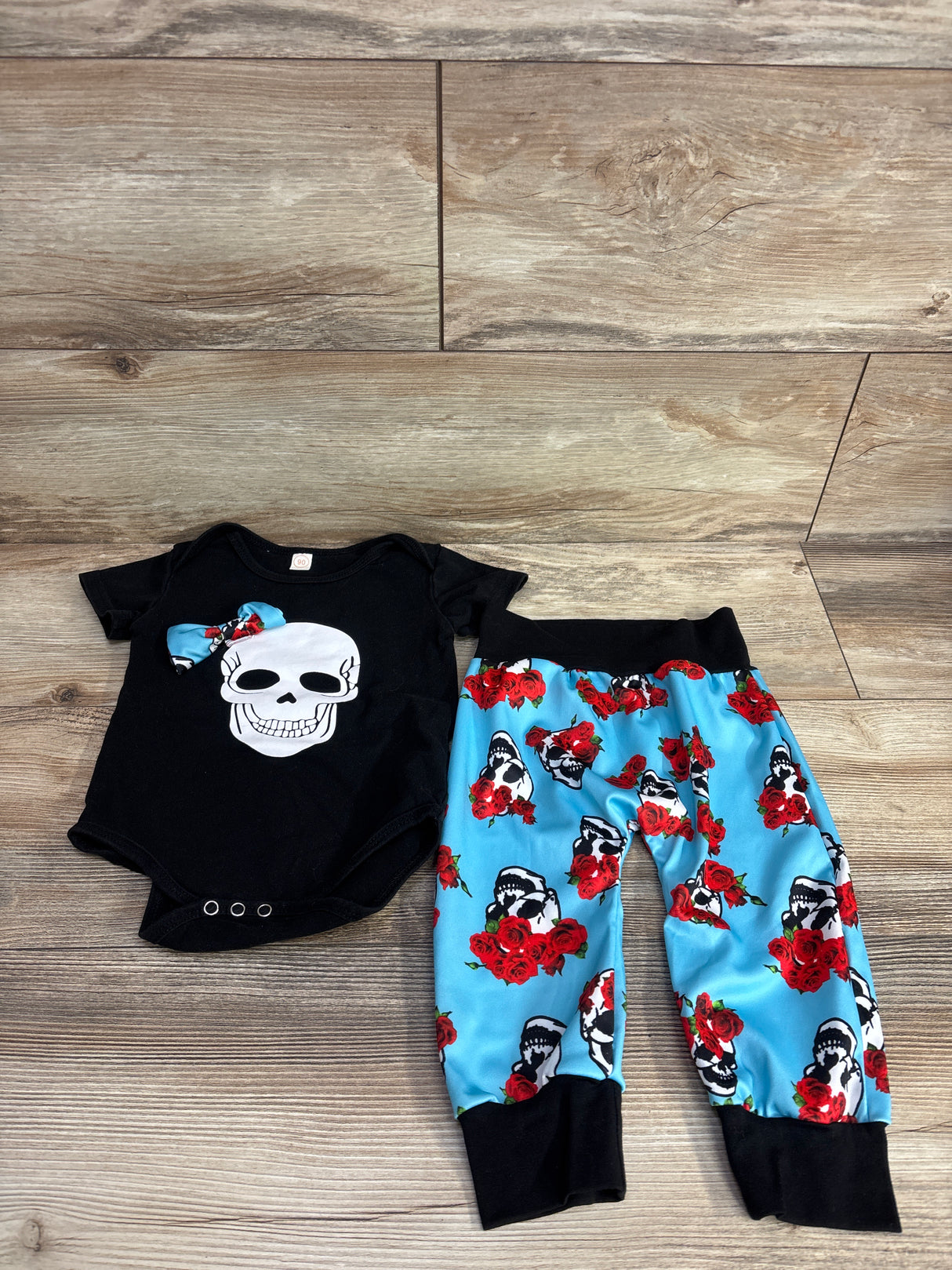 2pc Skull Print Bodysuit & Bottoms Set Black sz 12-18m
