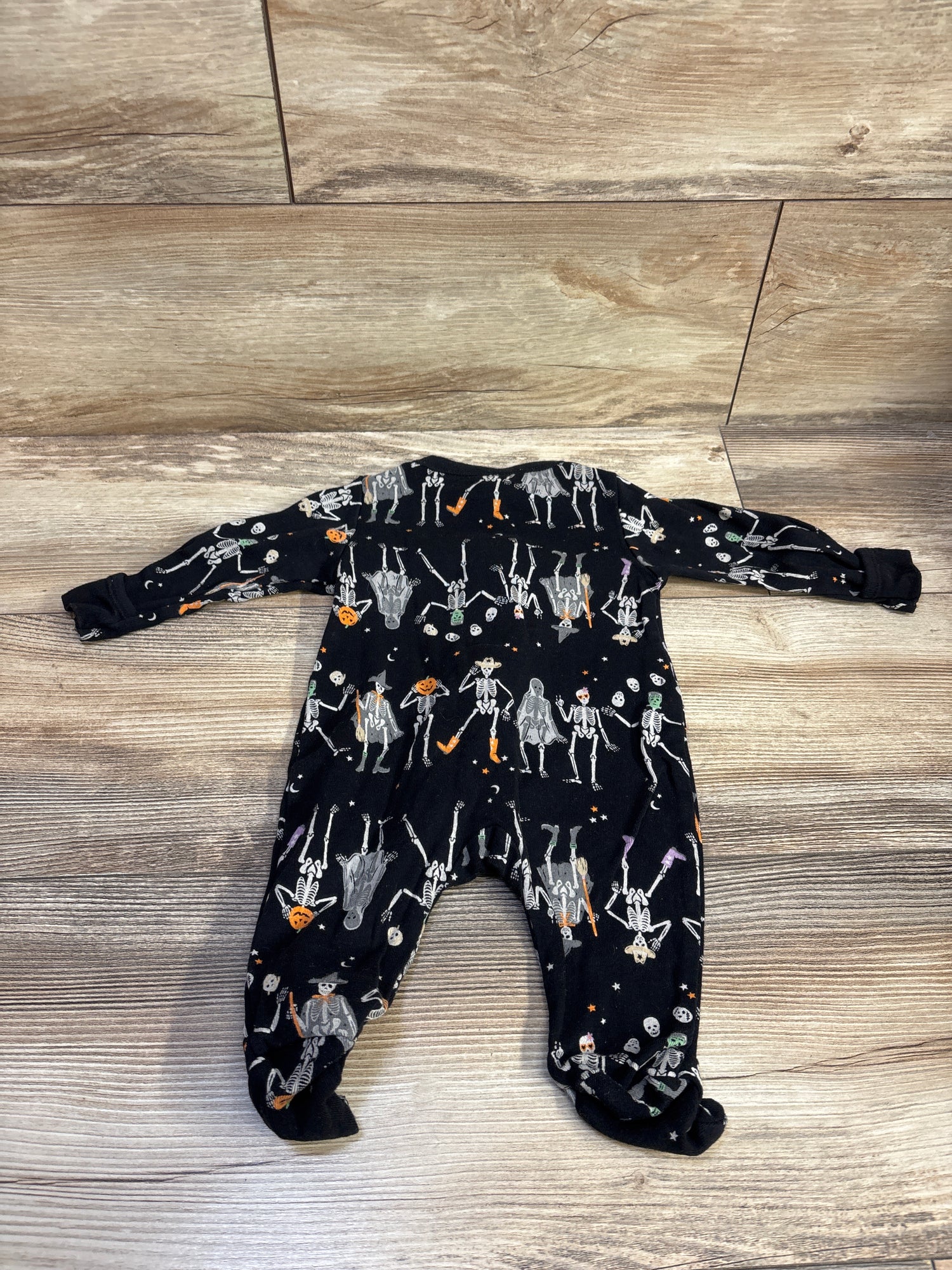 Old Navy Halloween Skeleton Sleeper Black sz 0-3m