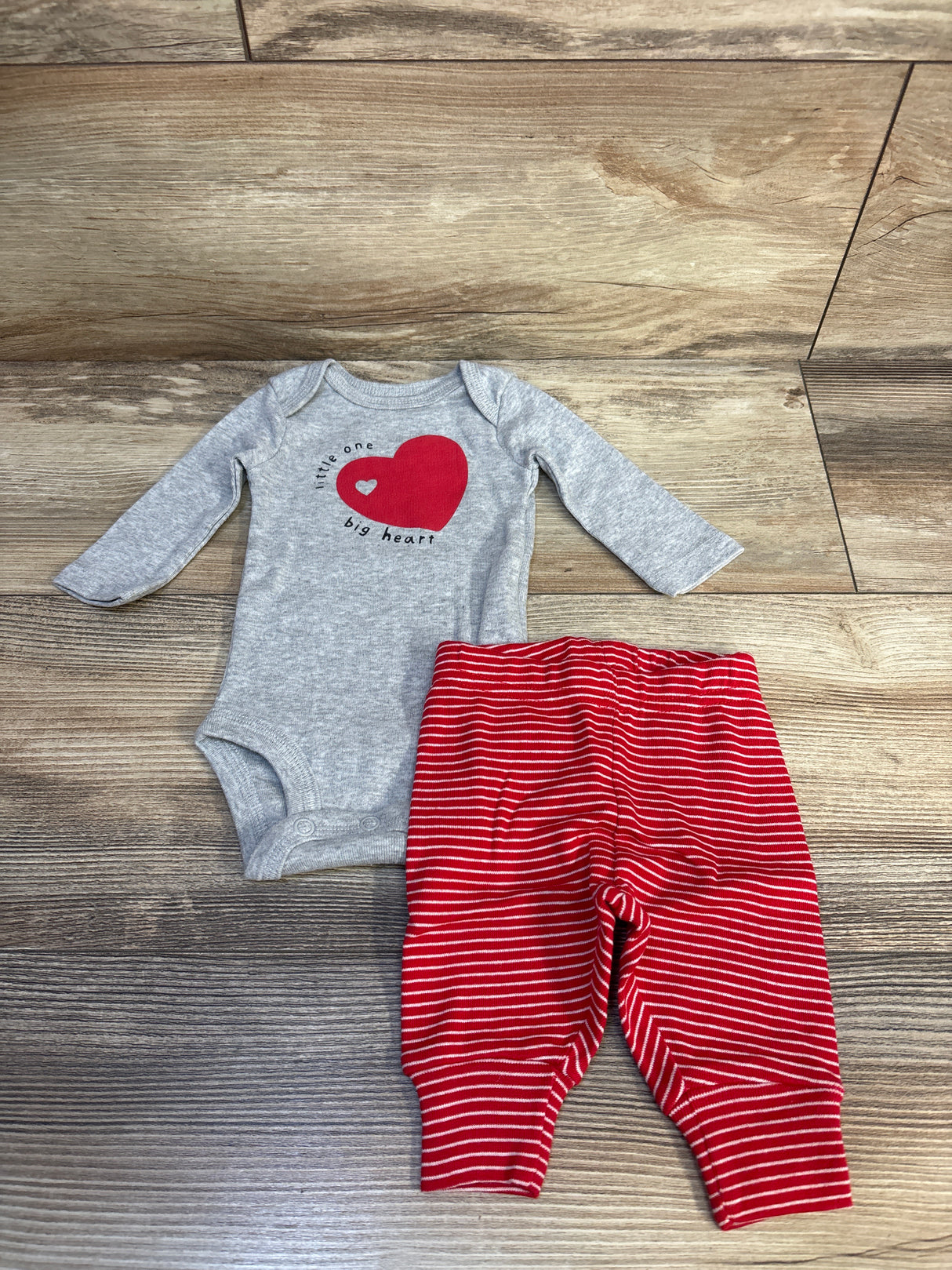 Just One You 2pc Little One Big Heart Bodysuit Set Grey sz Newborn