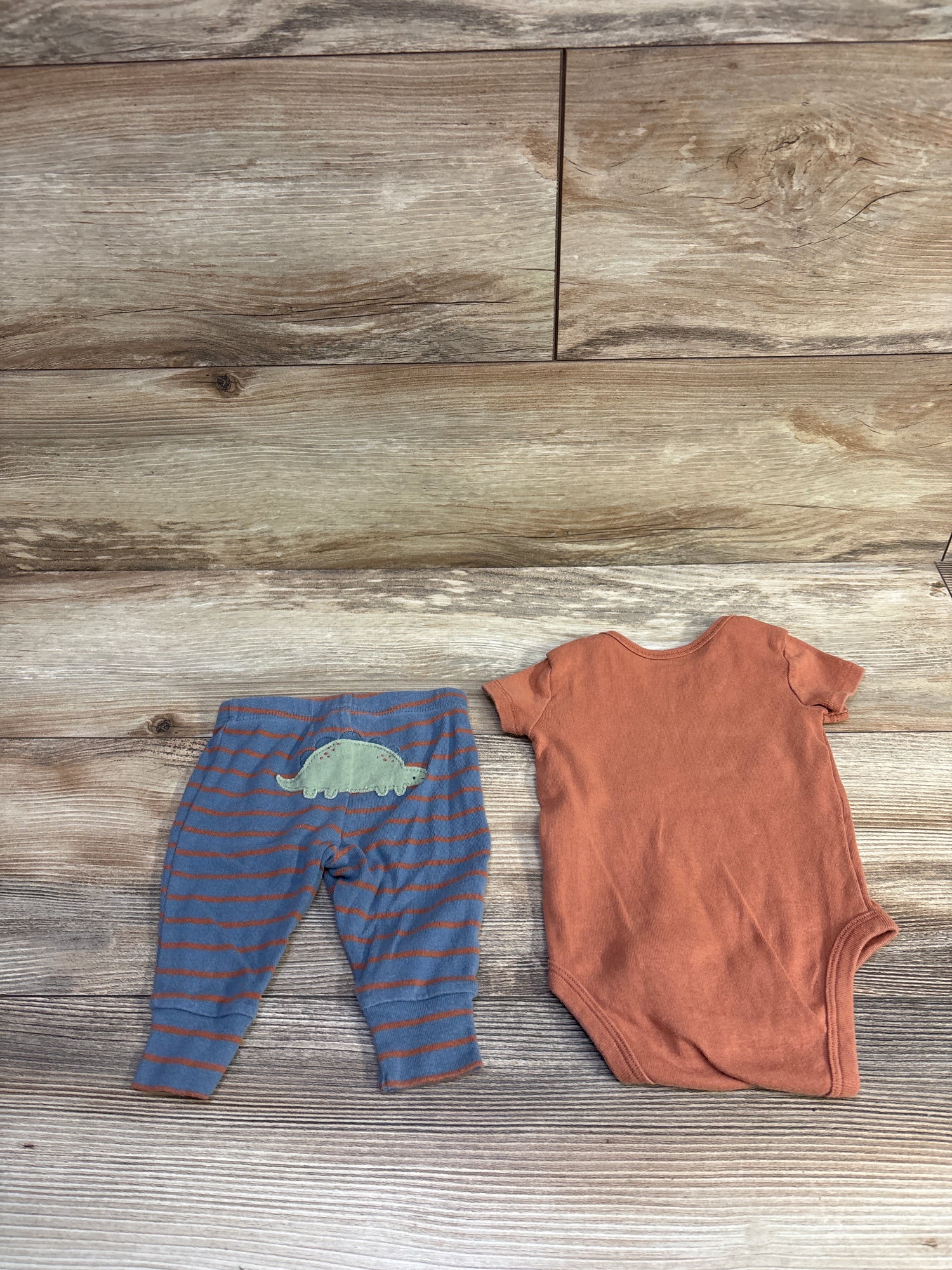 Carter's 2pc Bodysuit & Pants Set Orange sz 3m