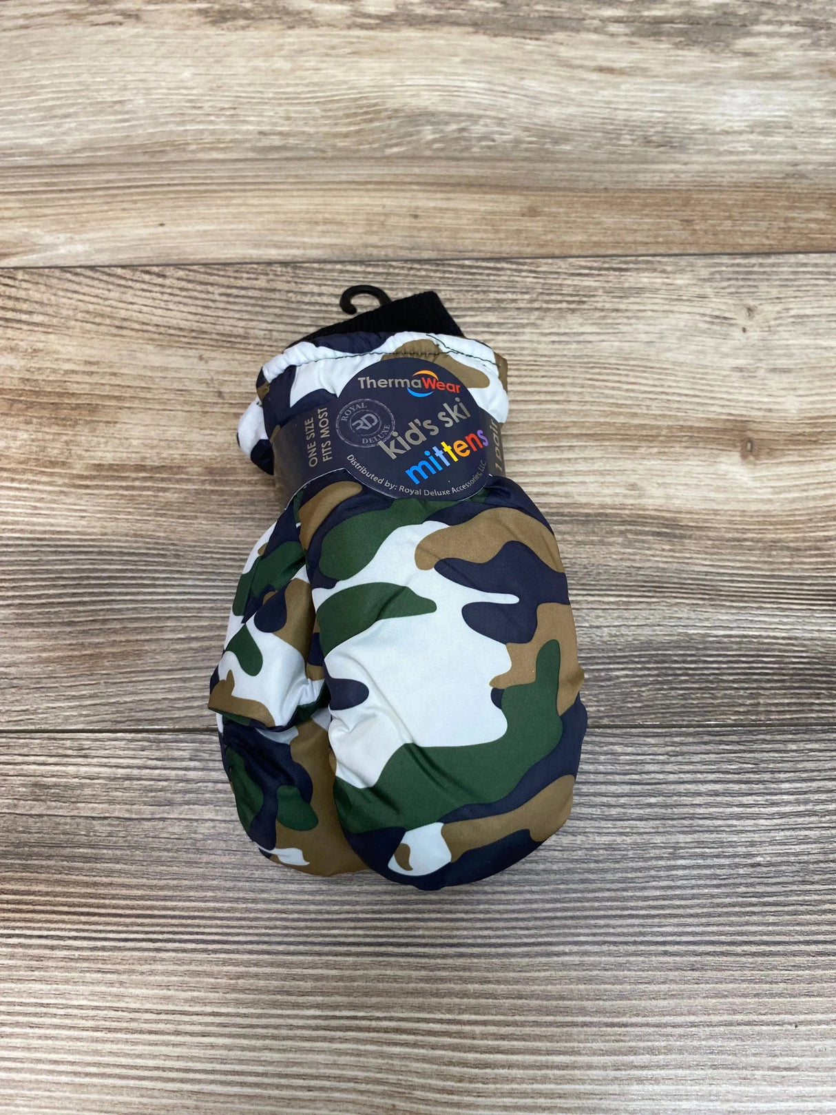 NEW ThermaWear Kid's Ski Green Camo Mittens