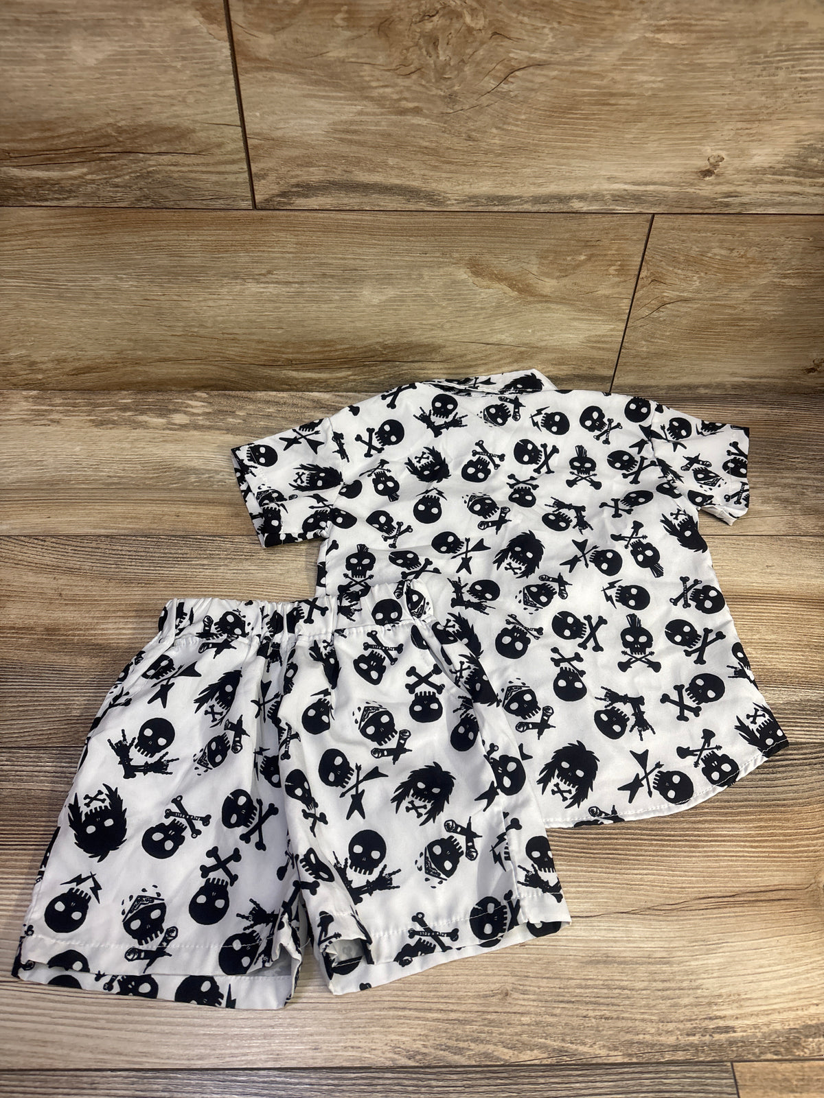 Skull Print 2pc Button-Up Shirt & Shorts Set White sz 2/3T