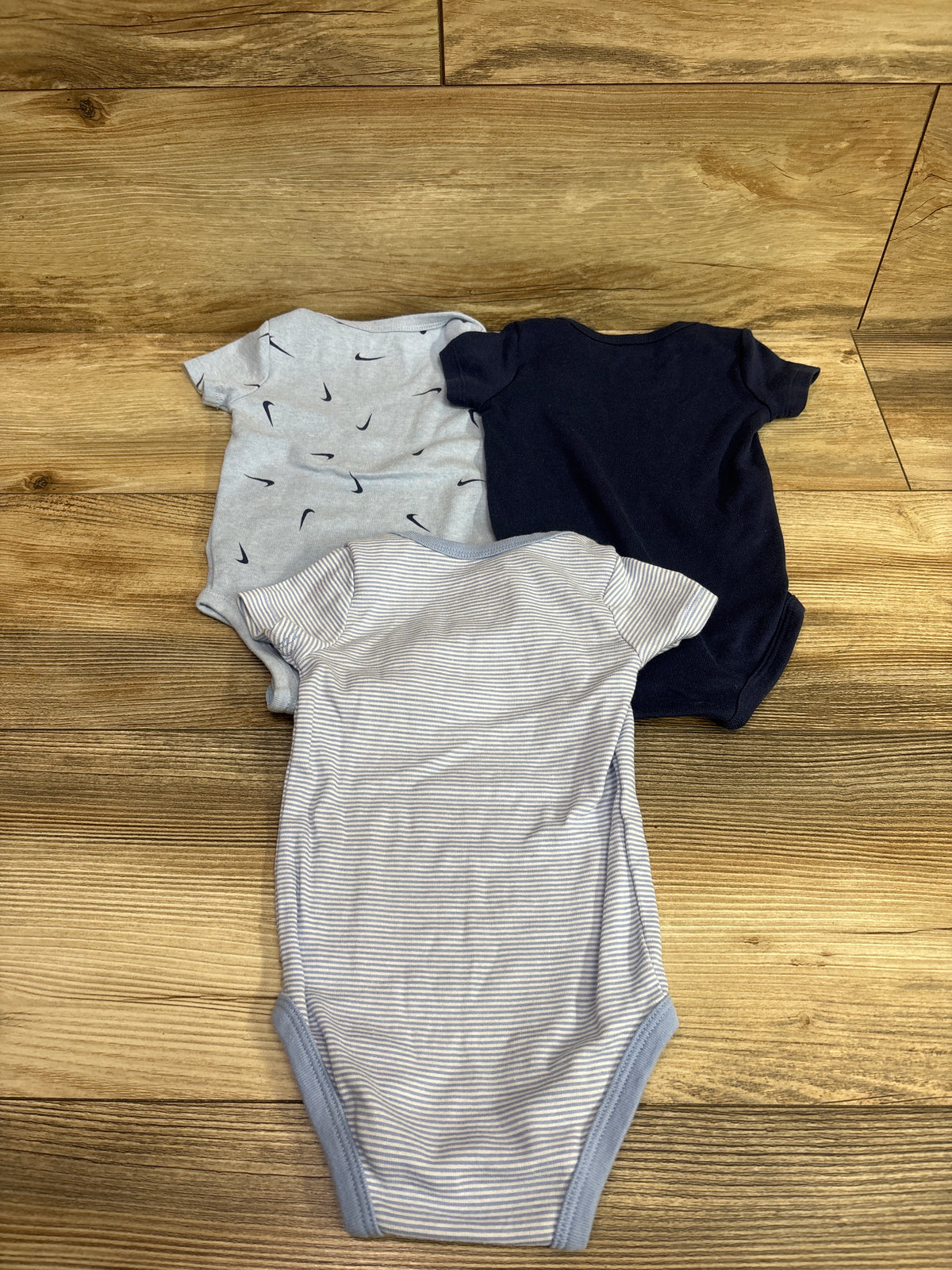 Nike 3pk Bodysuit Blue sz 9m
