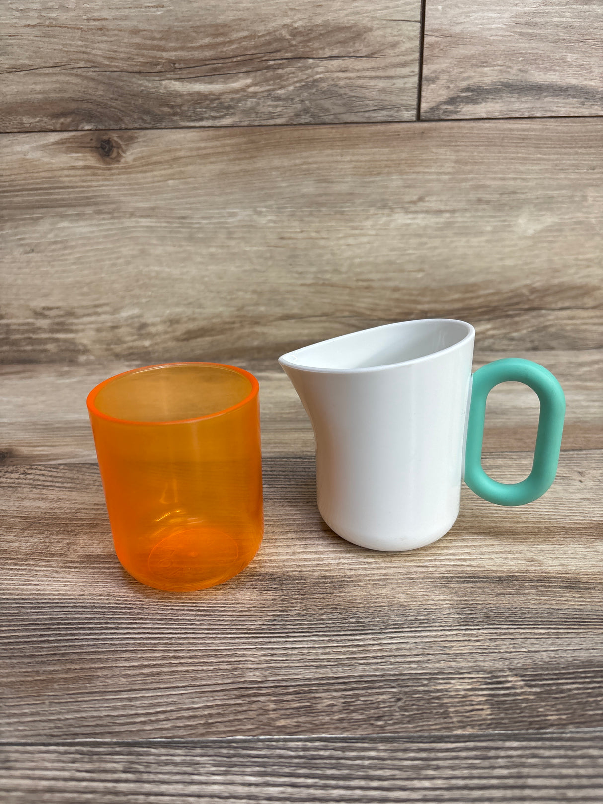 Lovevery Grooved Pitcher & Glass
