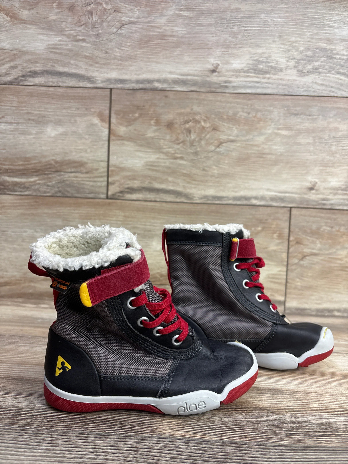 Plae Noel Waterproof Alpine Boots in Raven/Red sz 9.5c