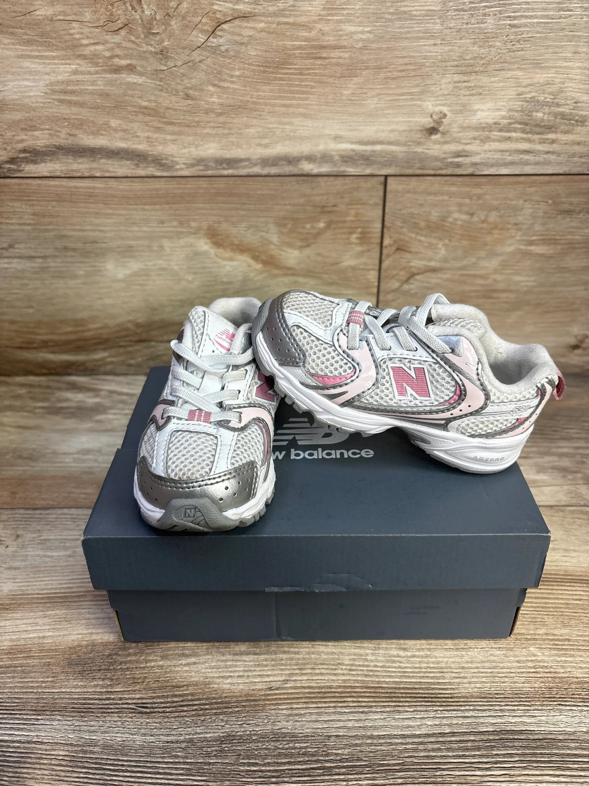 New Balance 530 Bungee Sneakers in Grey/Pink sz 6c