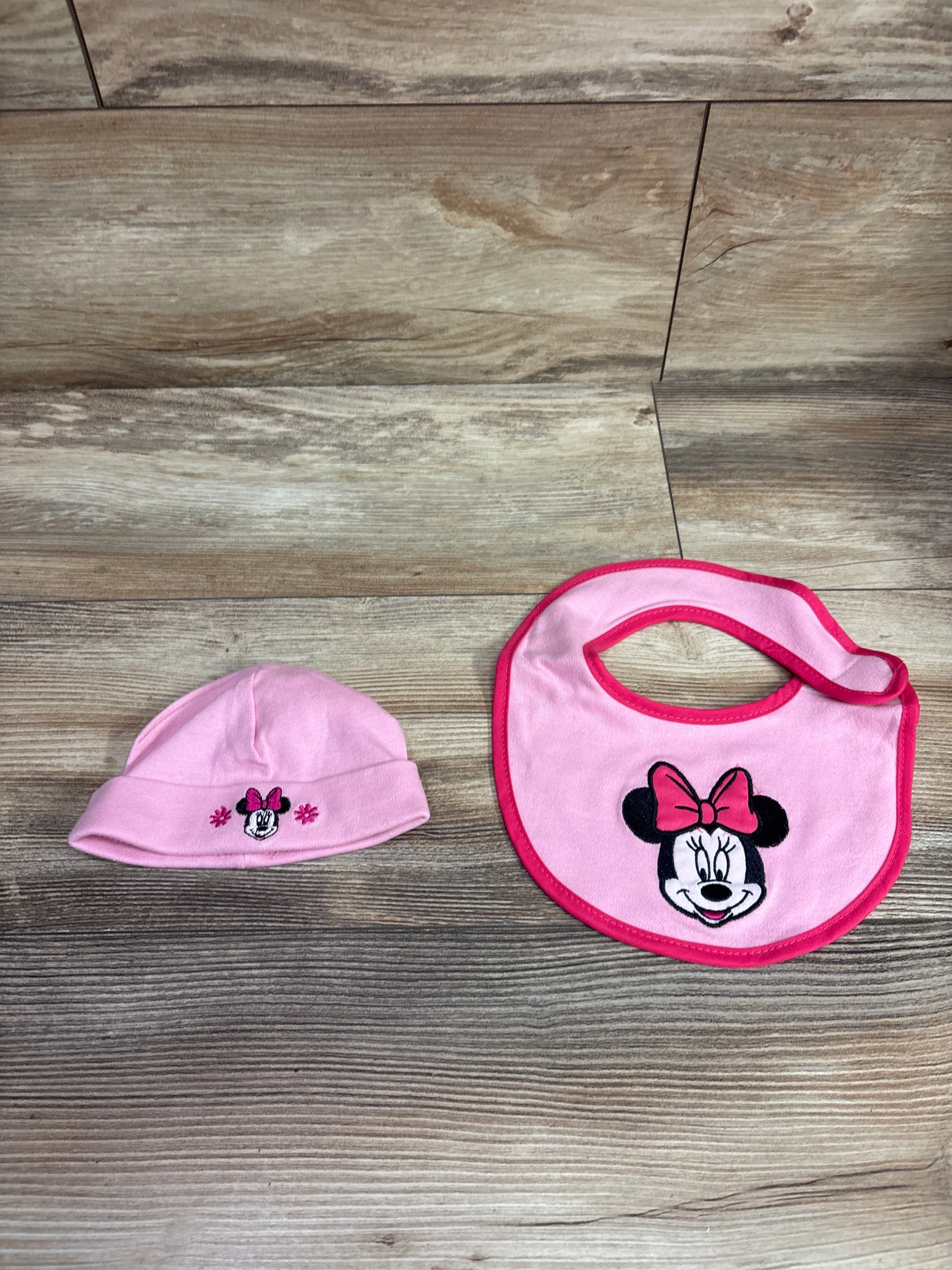 Disney Minnie Mouse 2pc Bib & Hat Set Pink One Size