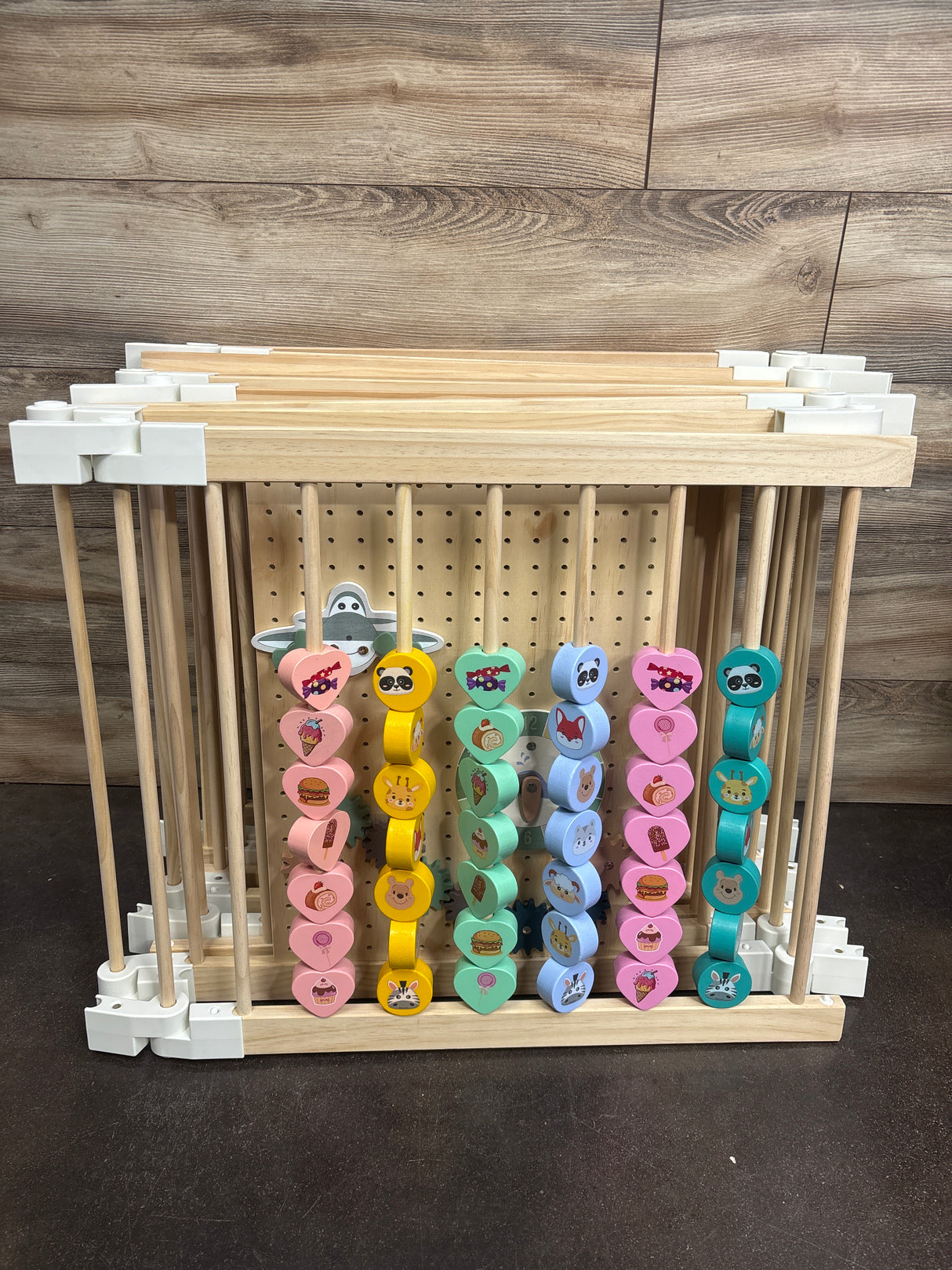 YZNVCG Adjustable Multi-Shape Wooden Play Yard