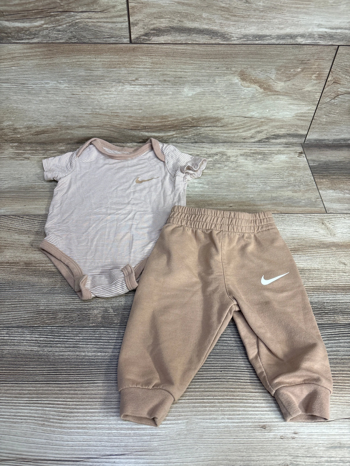 Nike 2pc Striped Bodysuit & Bottoms Set Tan sz 3m