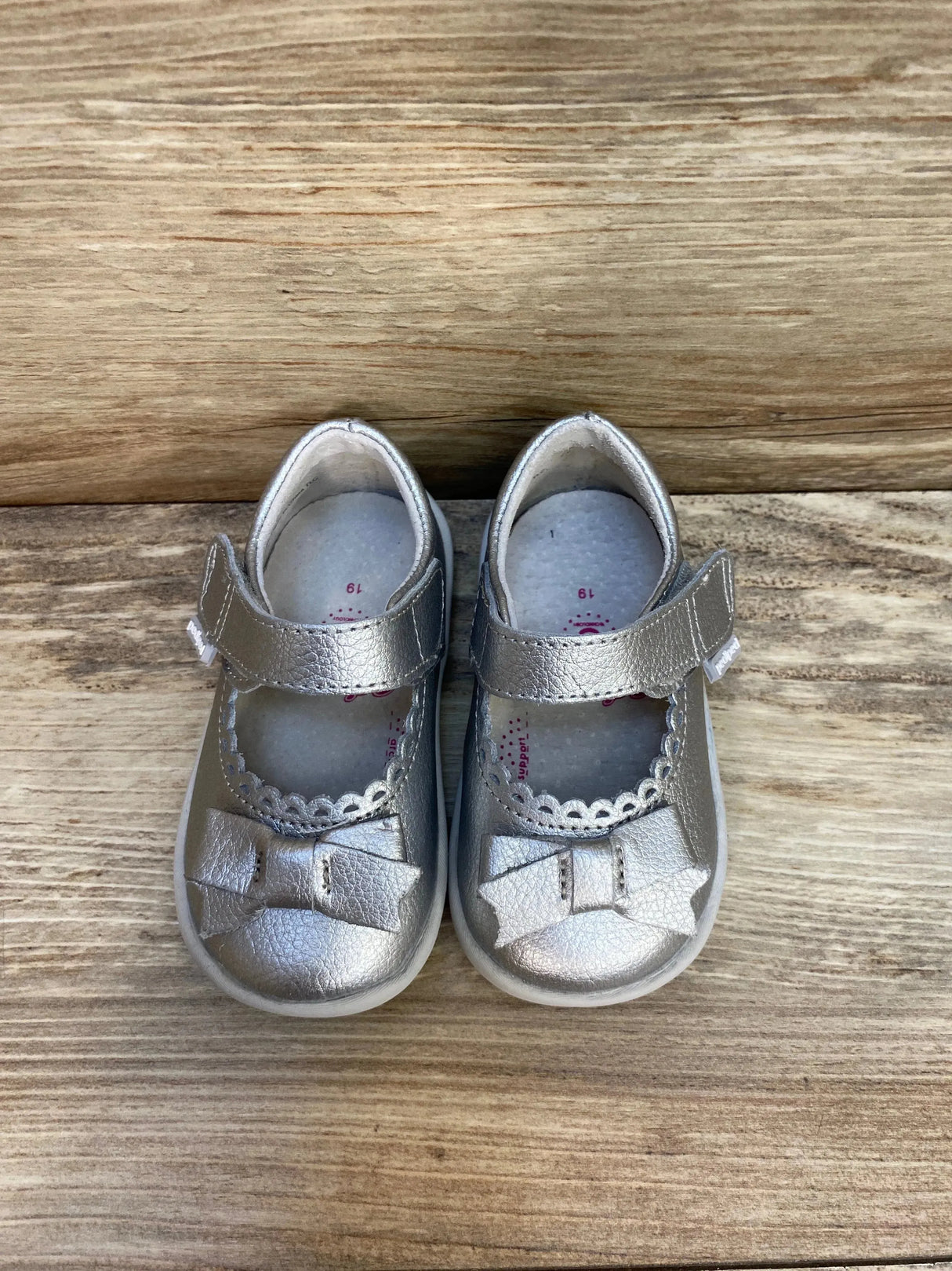 Pediped Grip 'n' Go Betty Mary Janes Silver sz 4/4.5c