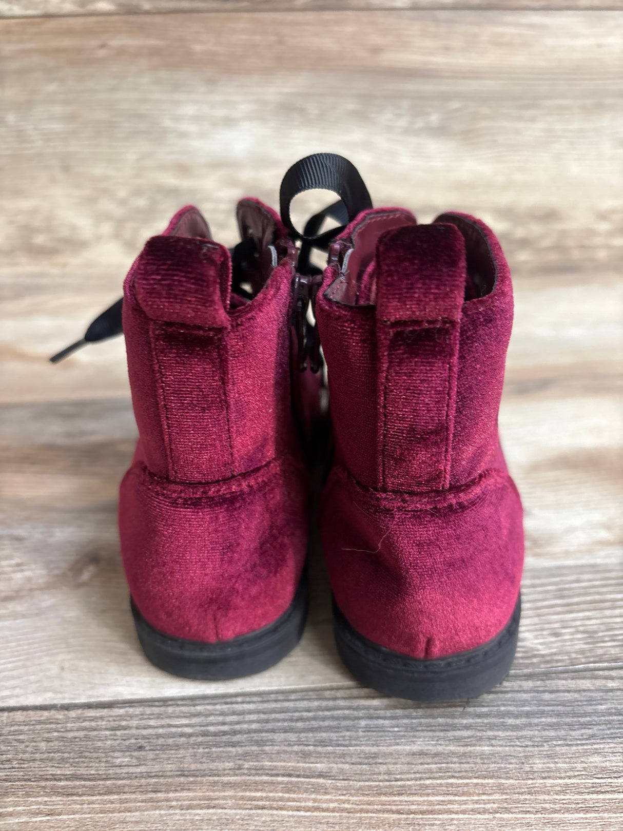 Cat & Jack Giovanna Crushed Velvet Lace-Up Combat Boots Red sz 11c