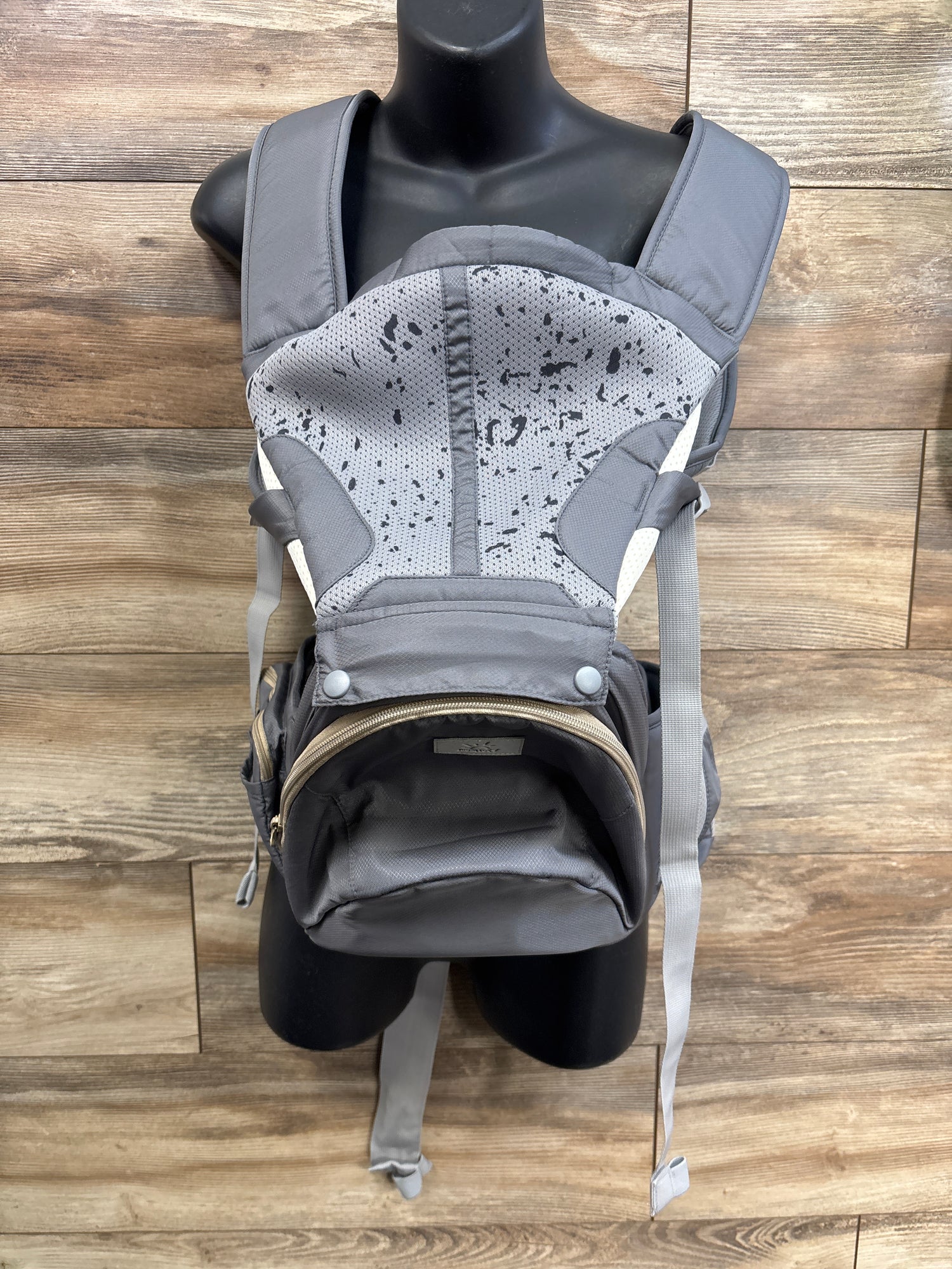 Momtory StowNGo 6-in-1 Baby Carrier in Deep Grey 7-50lbs