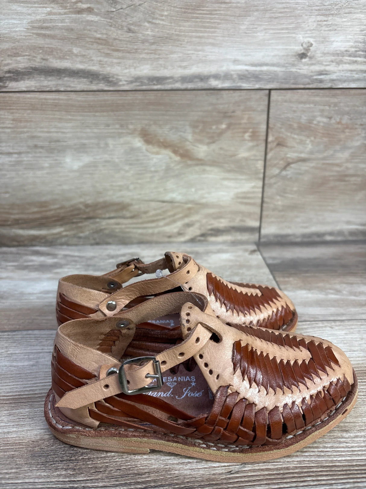 NWOT Artesanias Vanesa Huarache Brown sz 10c
