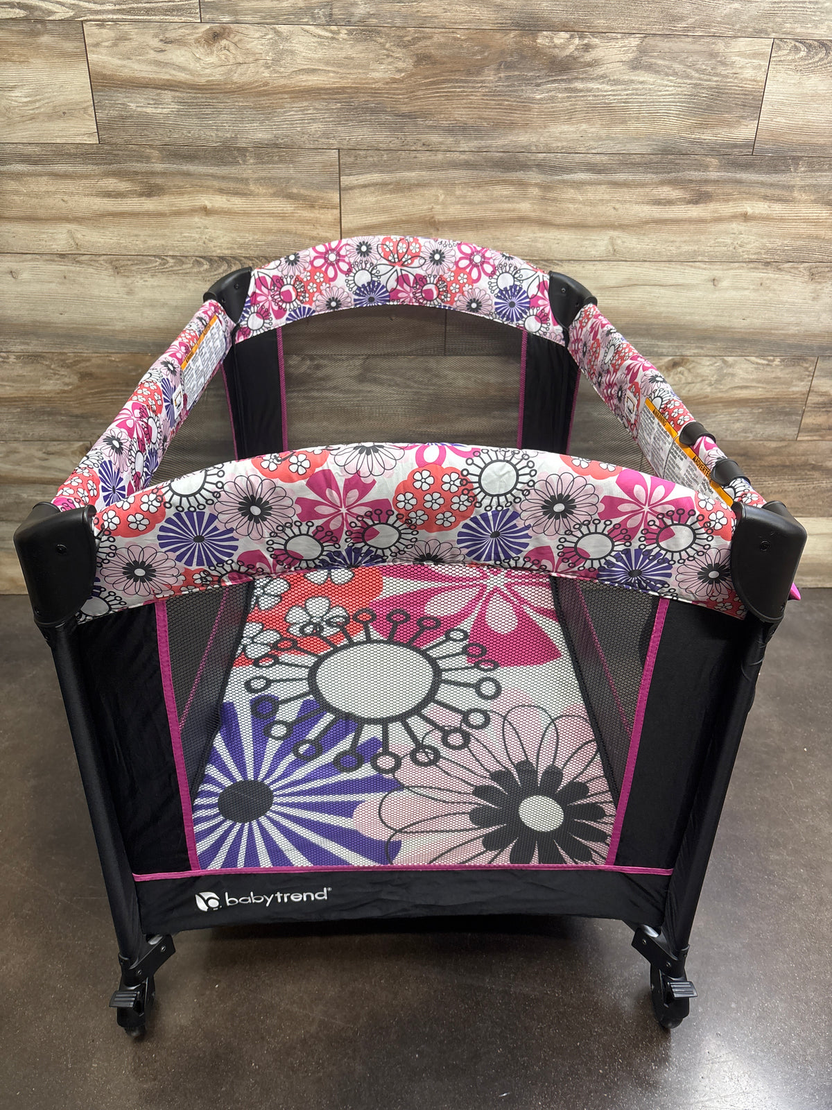 Baby Trend Portable Playard in Floral Garden*