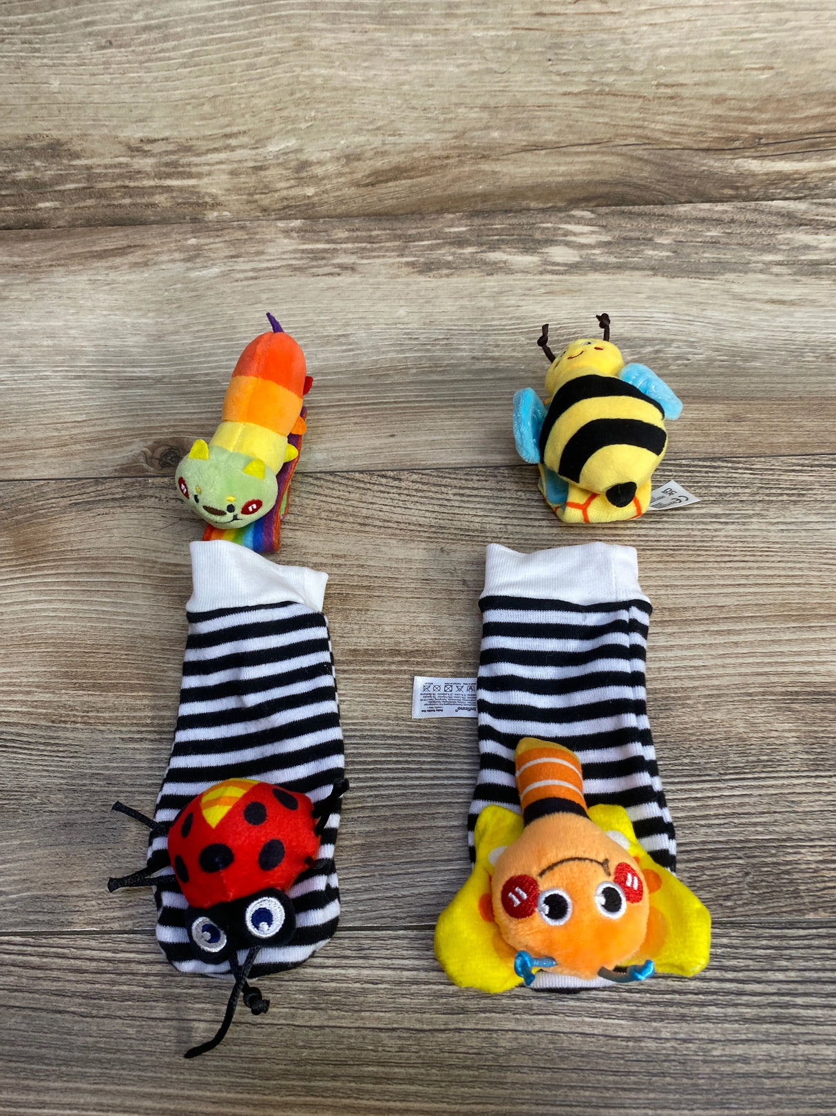 Infinno Baby Wrist Rattle Socks and Foot Finder Set