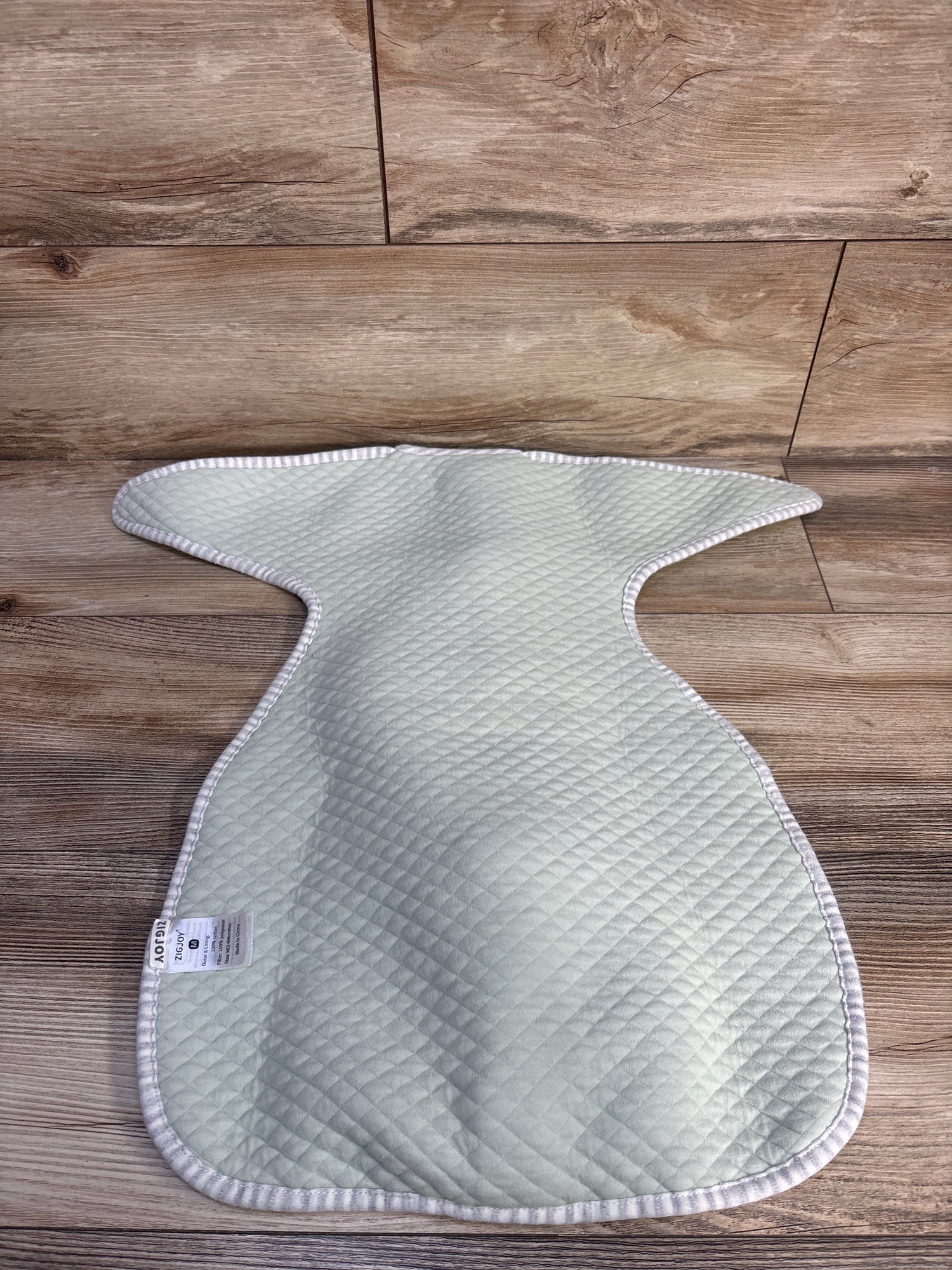 Zigjoy Quilted Transitional Swaddle Mint Green sz 3-6m (M)