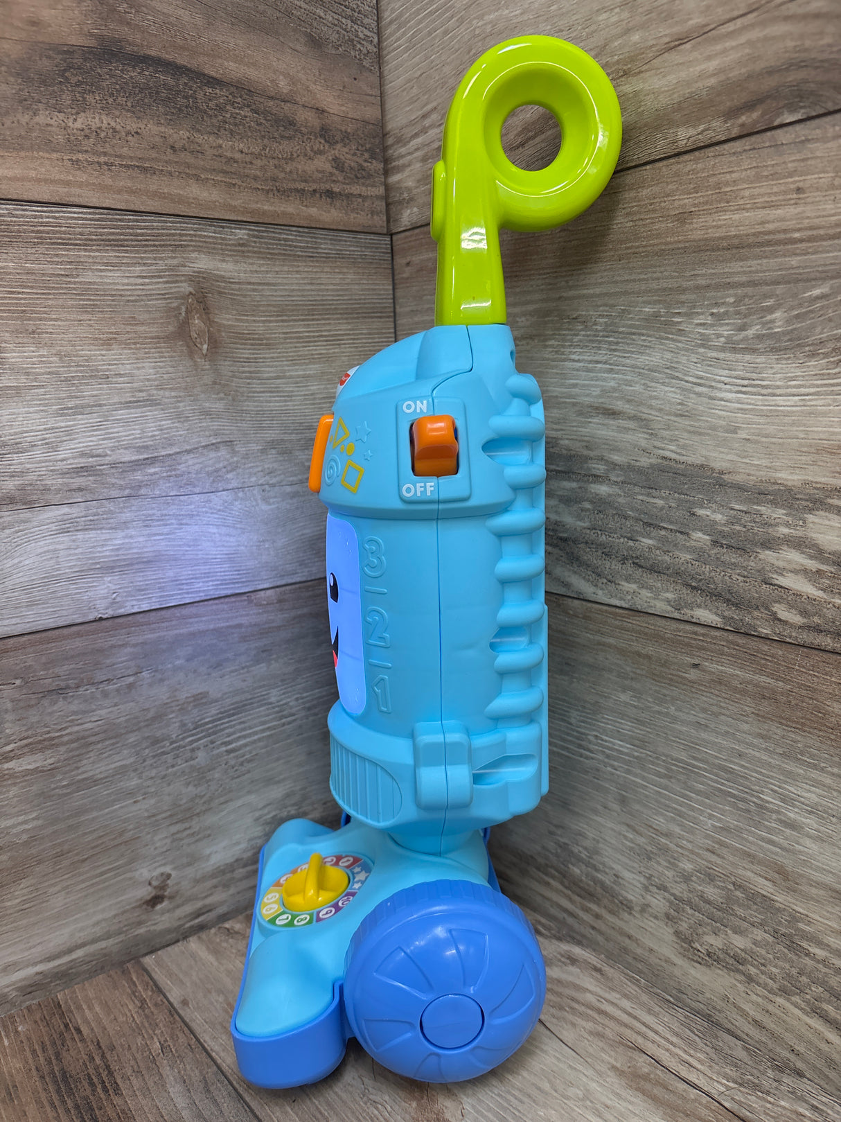 Fisher Price Light-up Pretend Vacuum Cleaner