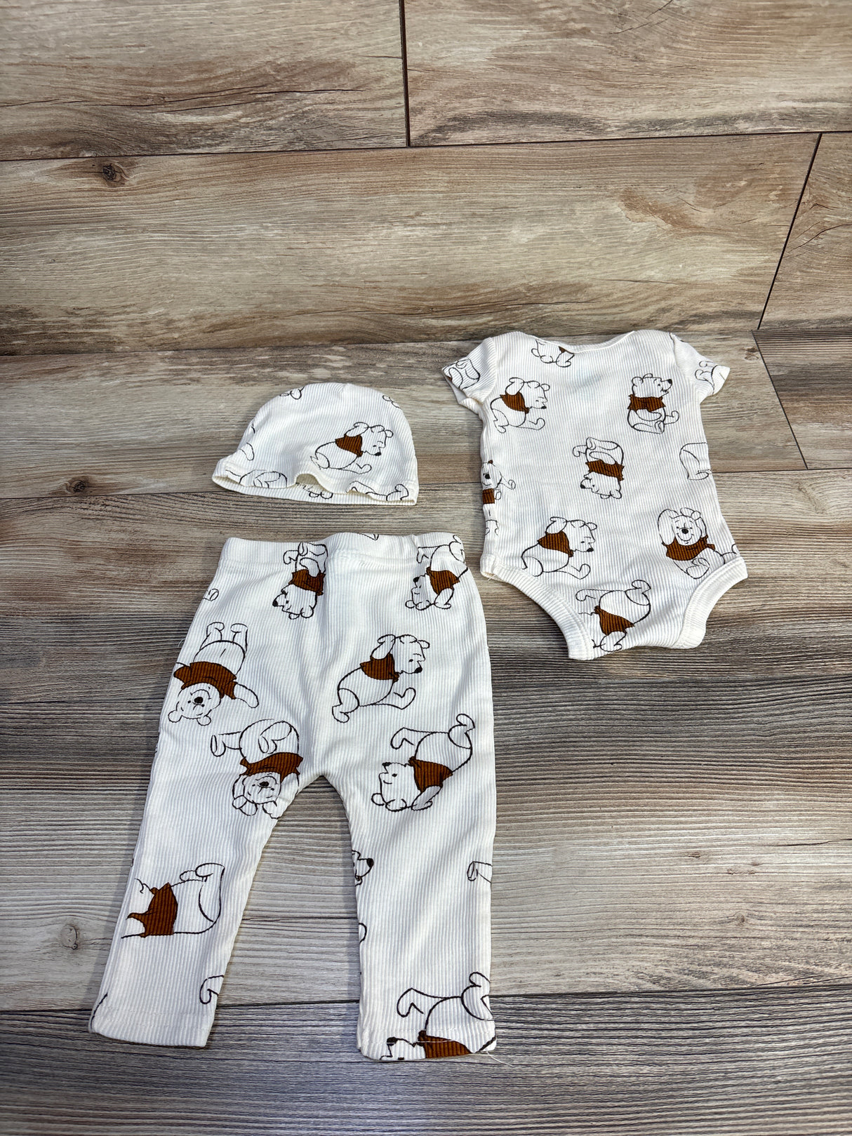 Disney Baby 3pc Winnie The Pooh Ribbed Bodysuit, Pants, & Hat Set Ivory sz 0/3m