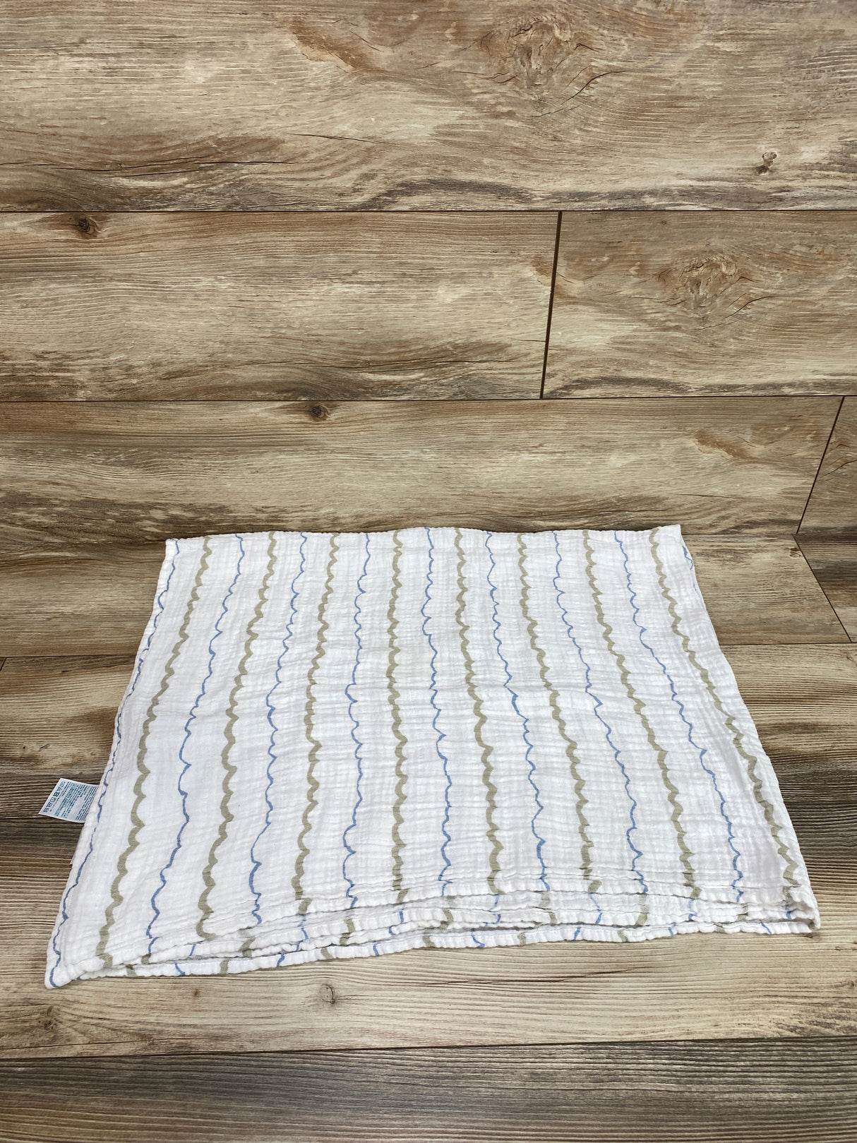 Aden + Anais Muslin Swaddle Blanket Wavy Lines