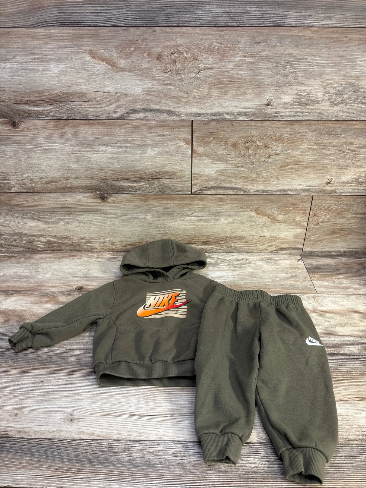 Nike 2pc Gradient Futura Logo Pullover Hoodie & Joggers Set Green sz 18m