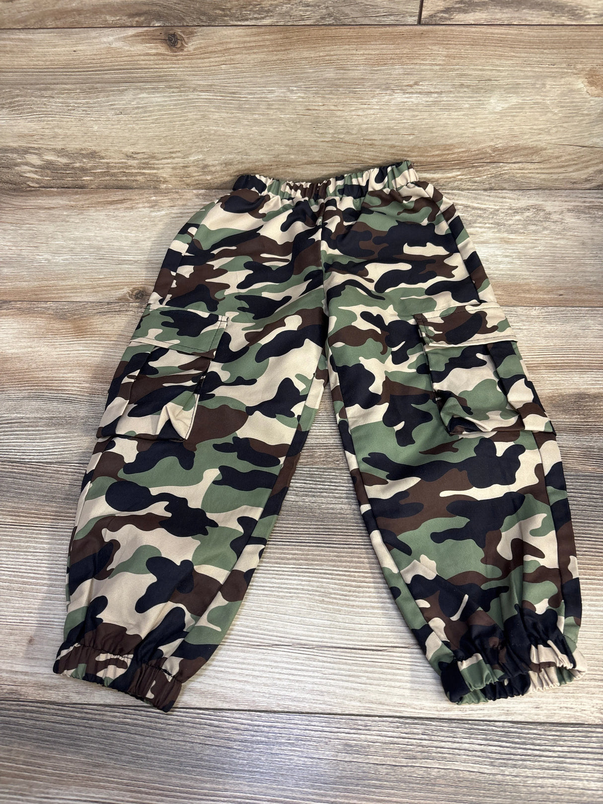 Shein Camo Cargo Pants Green sz 4T - Me n Mommy To Be