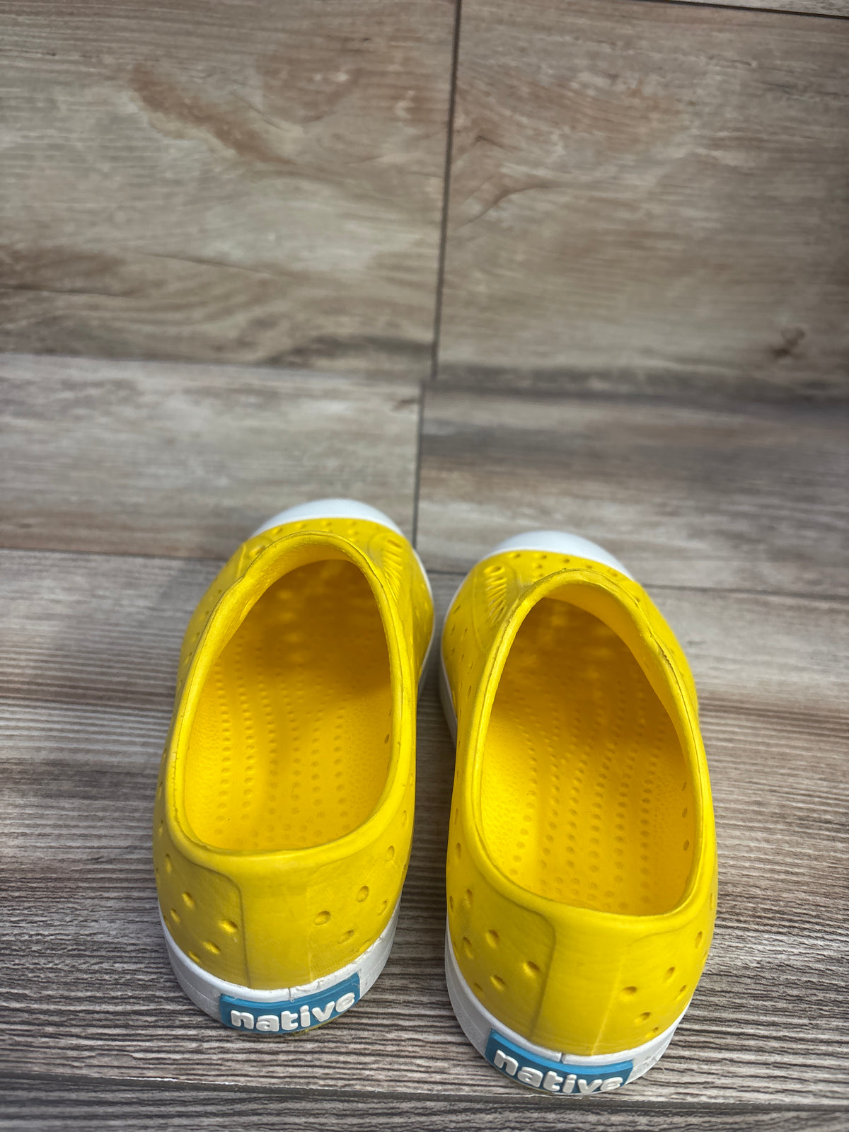 Native Jefferson Slip-On Shoes Yellow sz 10c