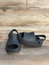 Adidas Yeezy Slides in Onyx sz 7c