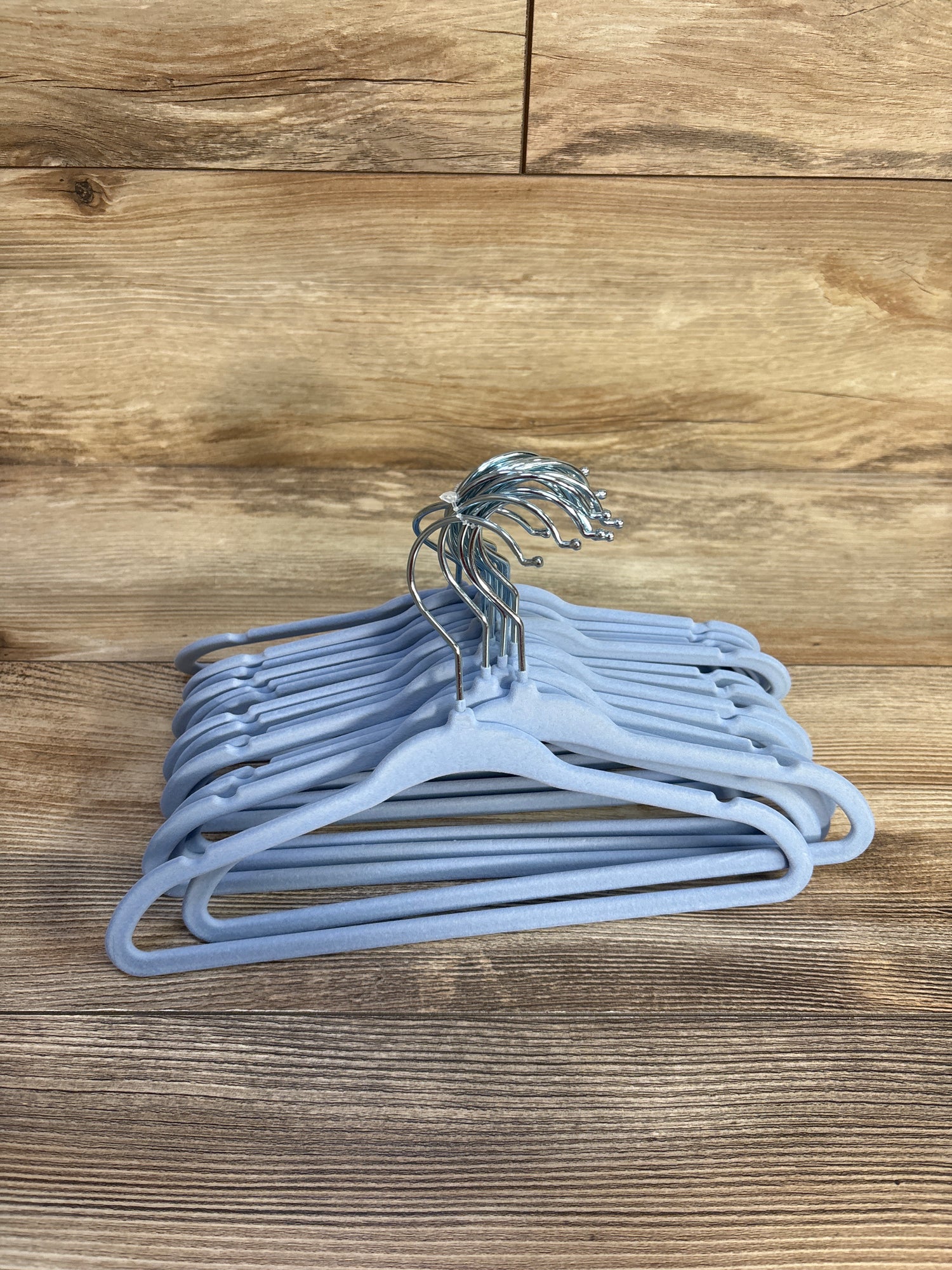 15pk Kids' Velvet Hangers - Blue