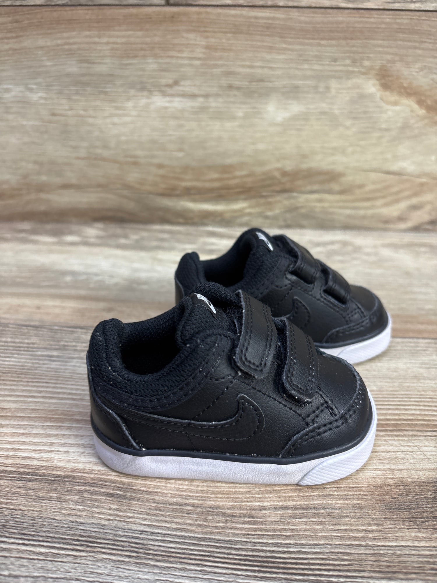 Nike Capri 3 Leather TD 'Black White' Sneakers sz 3c